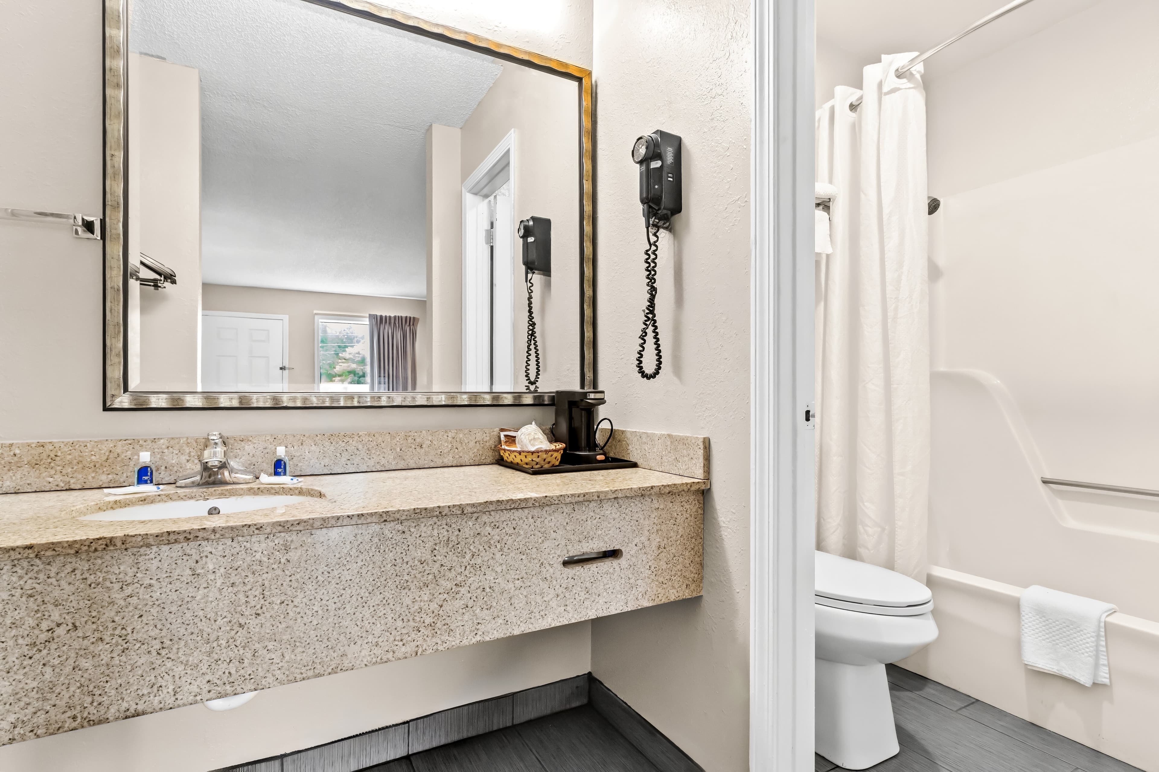 Rodeway Inn Lexington West — 14