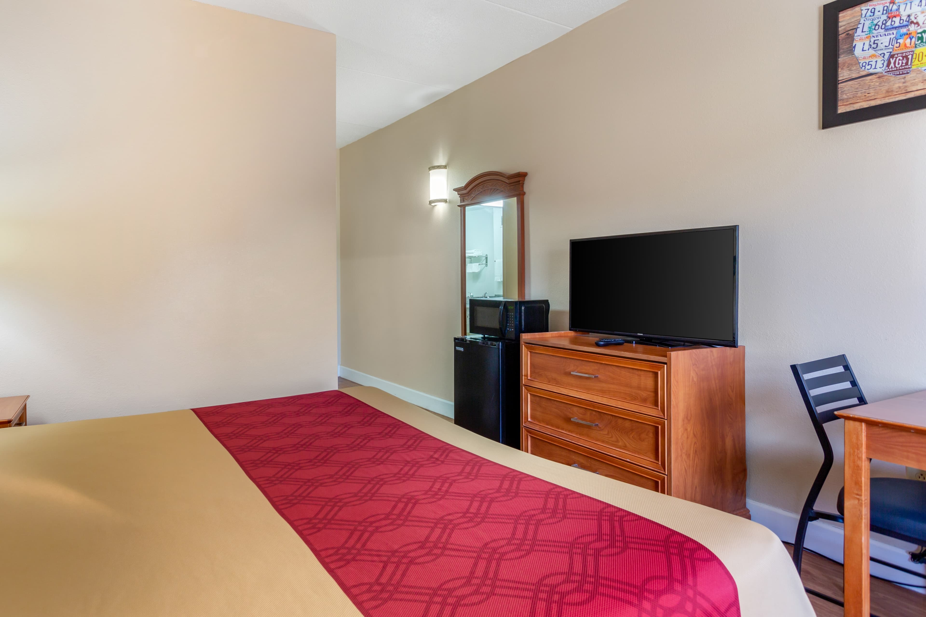 Econo Lodge Lookout Mountain - Image 3