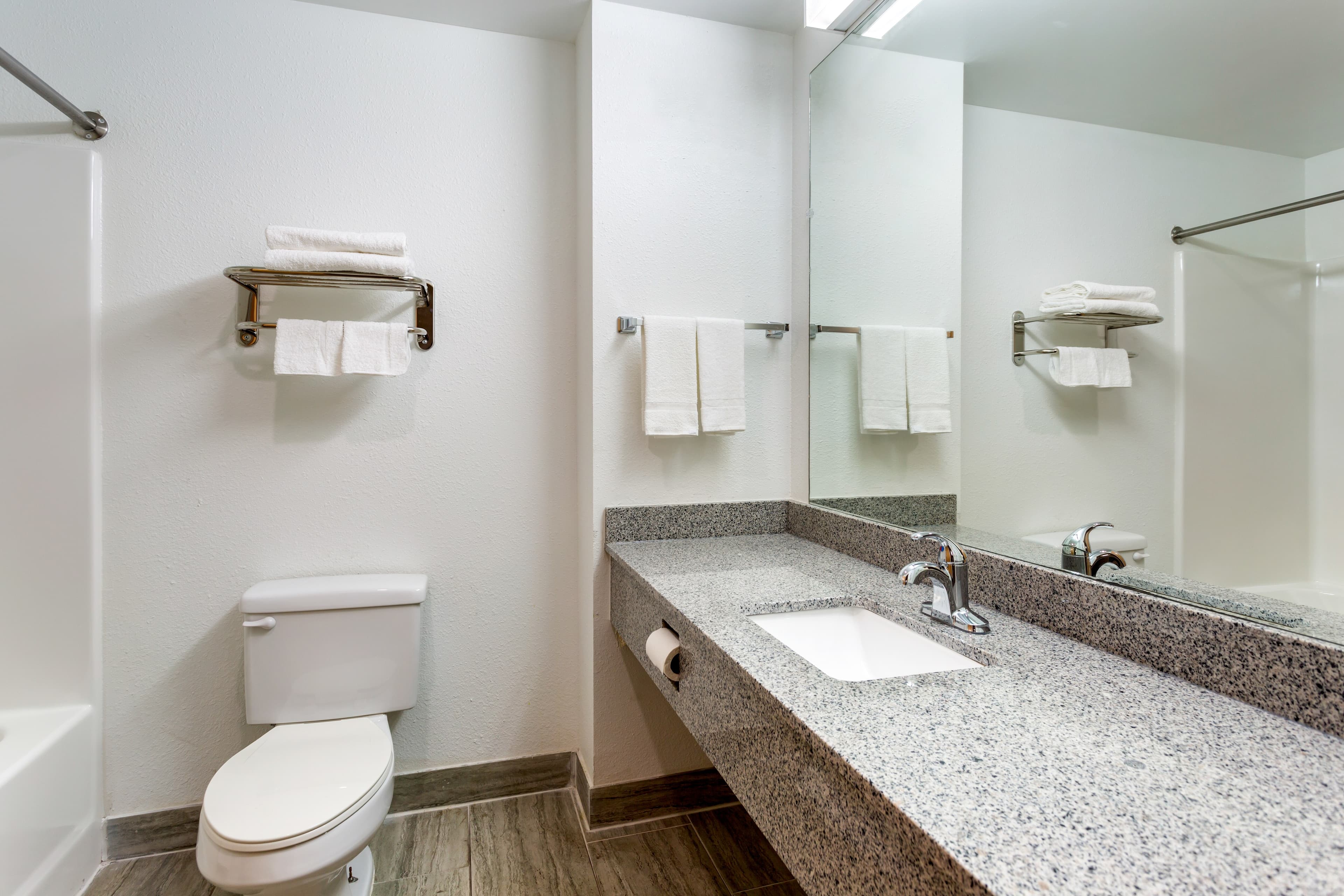 Econo Lodge Lookout Mountain — 11