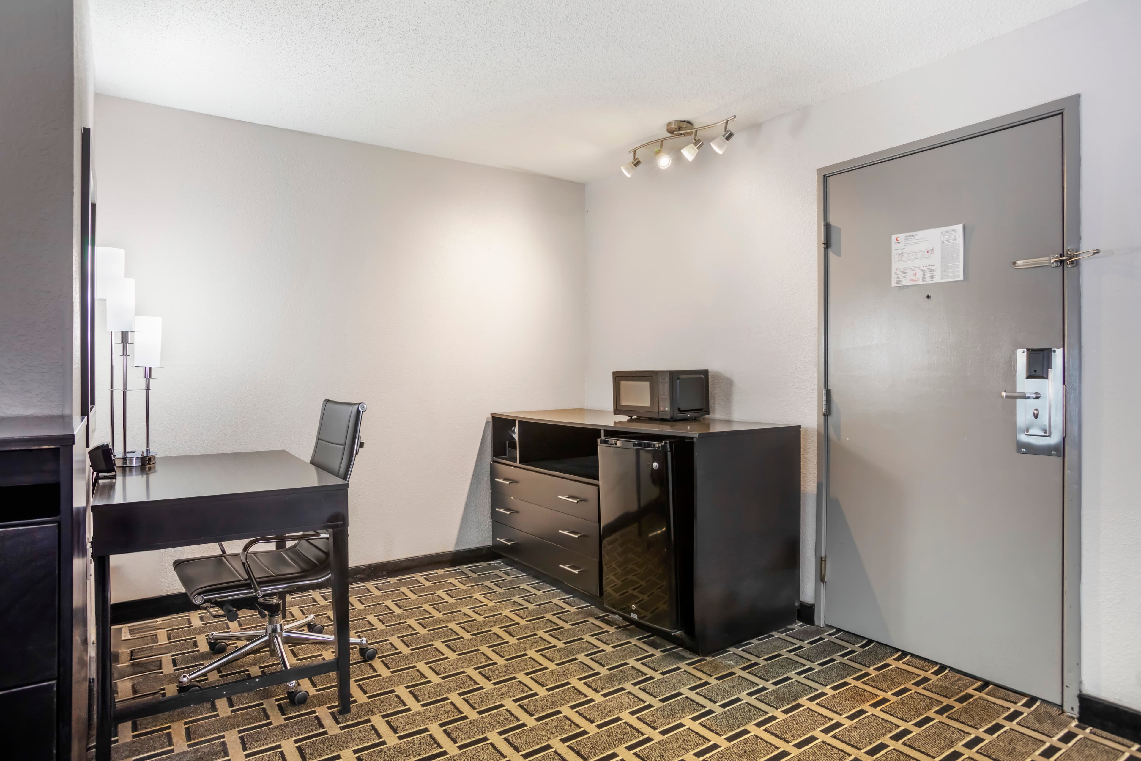 Comfort Suites Nashville Airport - BNA — 8