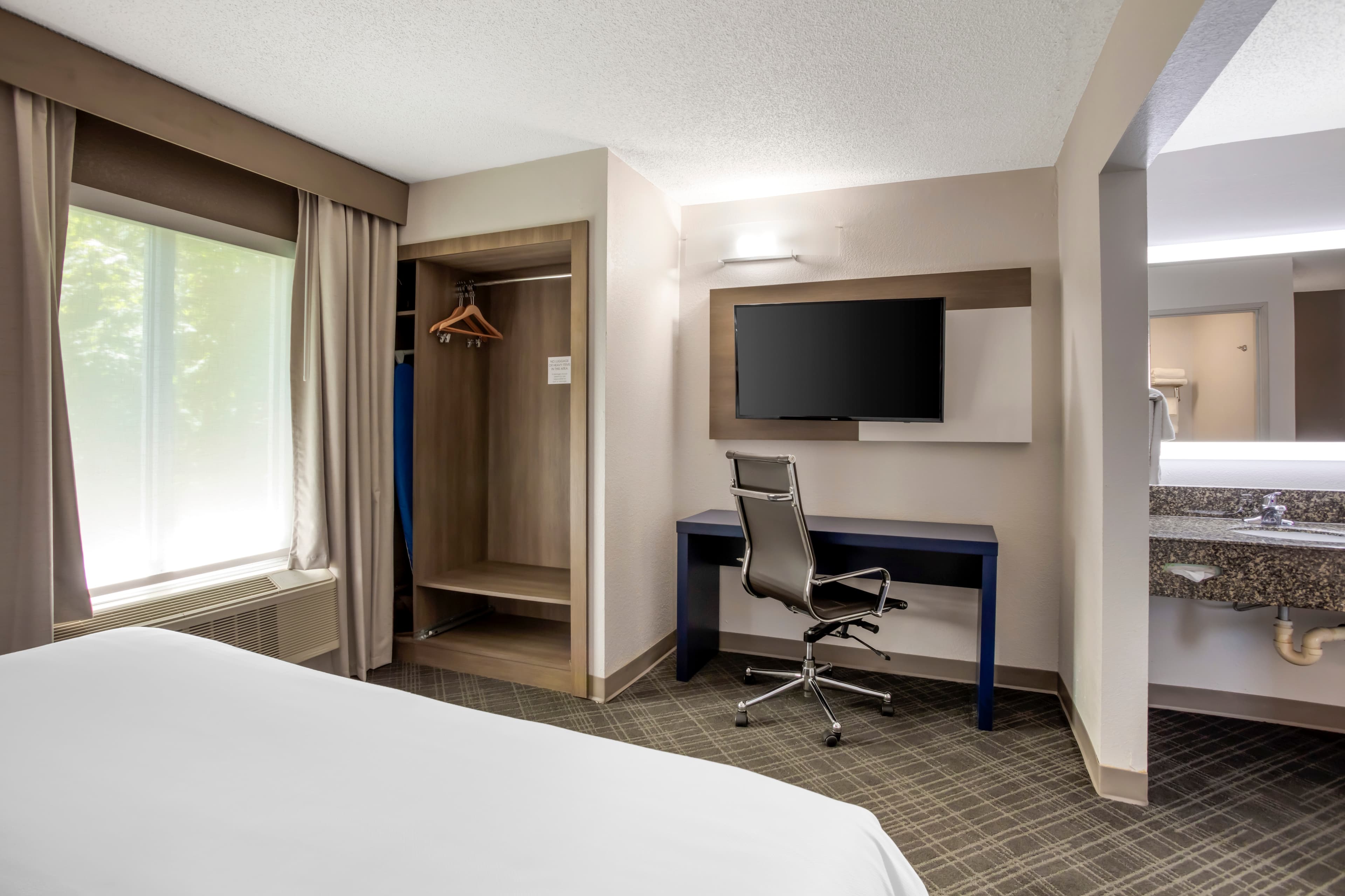 Comfort Suites Nashville Airport - BNA — 12