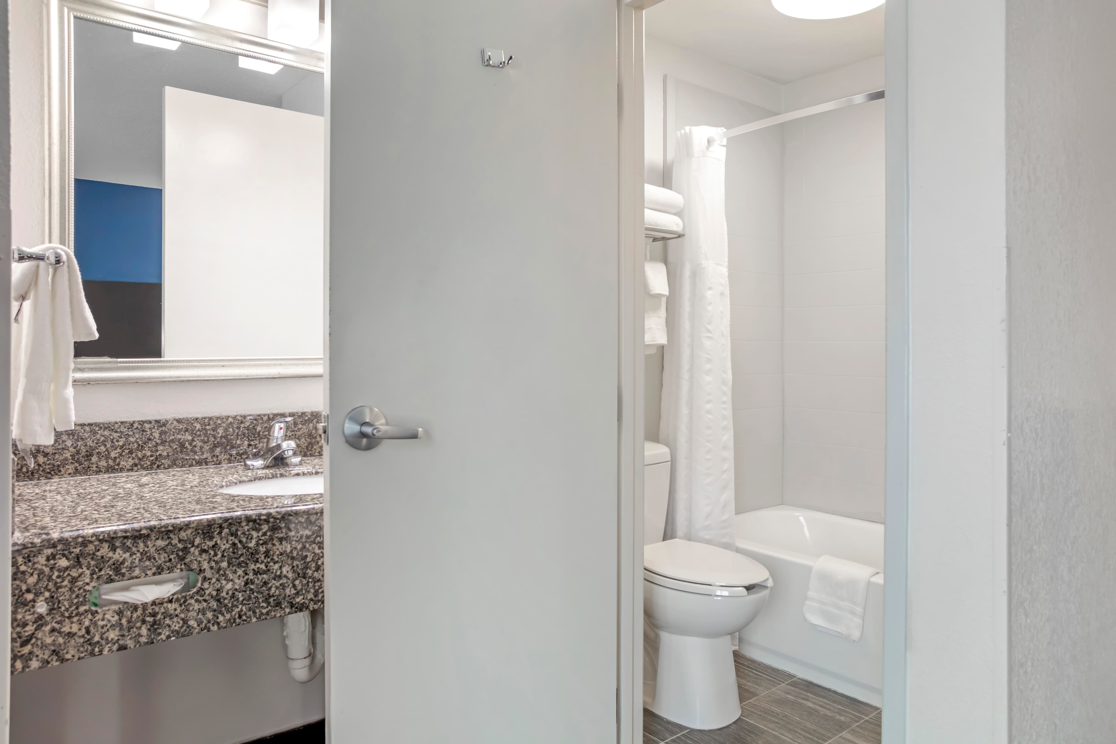 Comfort Suites Nashville Airport - BNA — 9