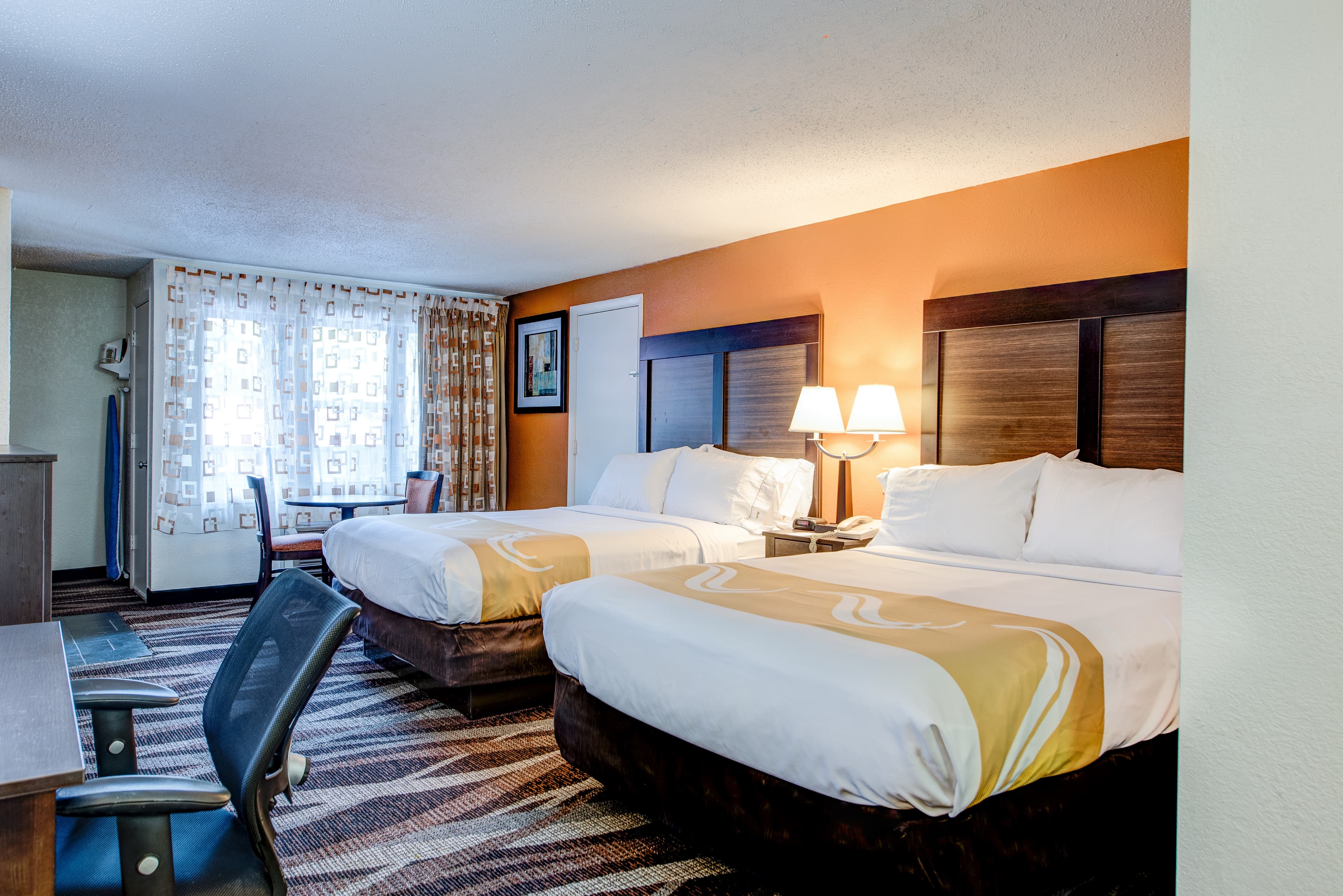 Quality Inn Creekside - Downtown Gatlinburg — 47