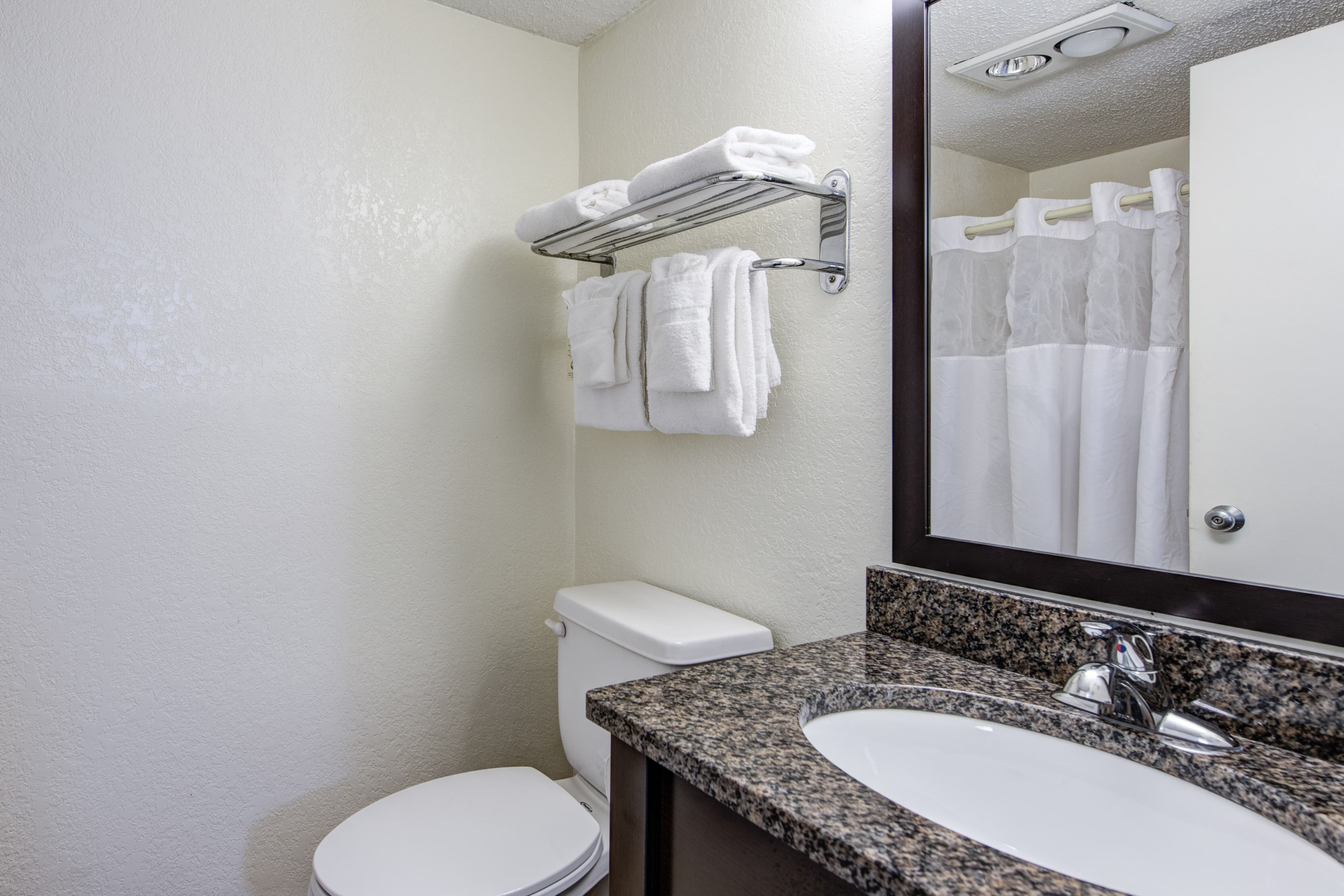 Quality Inn Creekside - Downtown Gatlinburg — 52