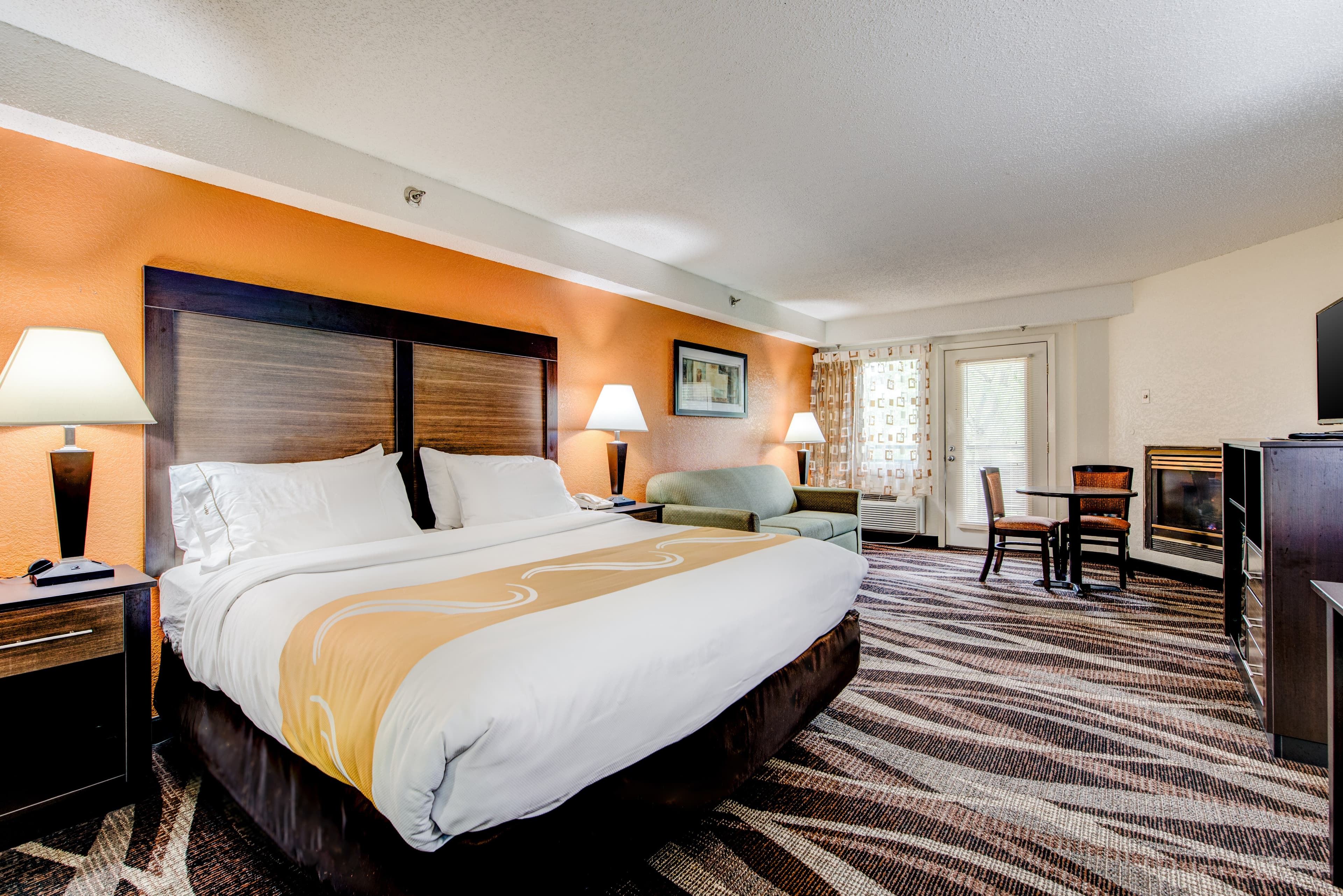 Quality Inn Creekside - Downtown Gatlinburg - Image 2