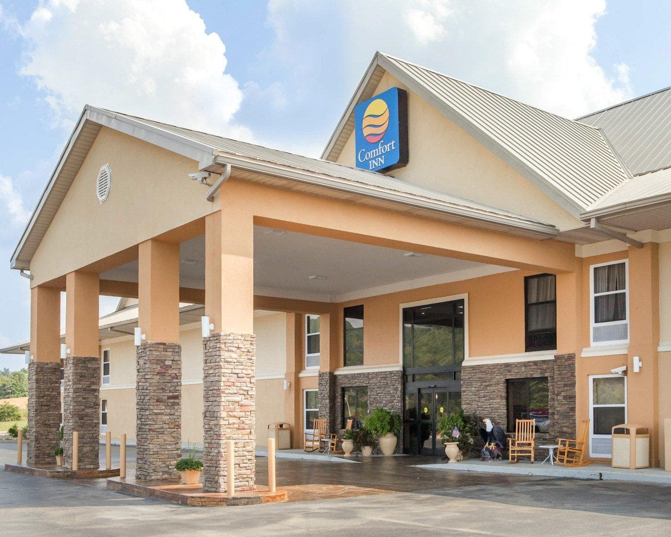 Comfort Inn at Royal Blue - Image 1
