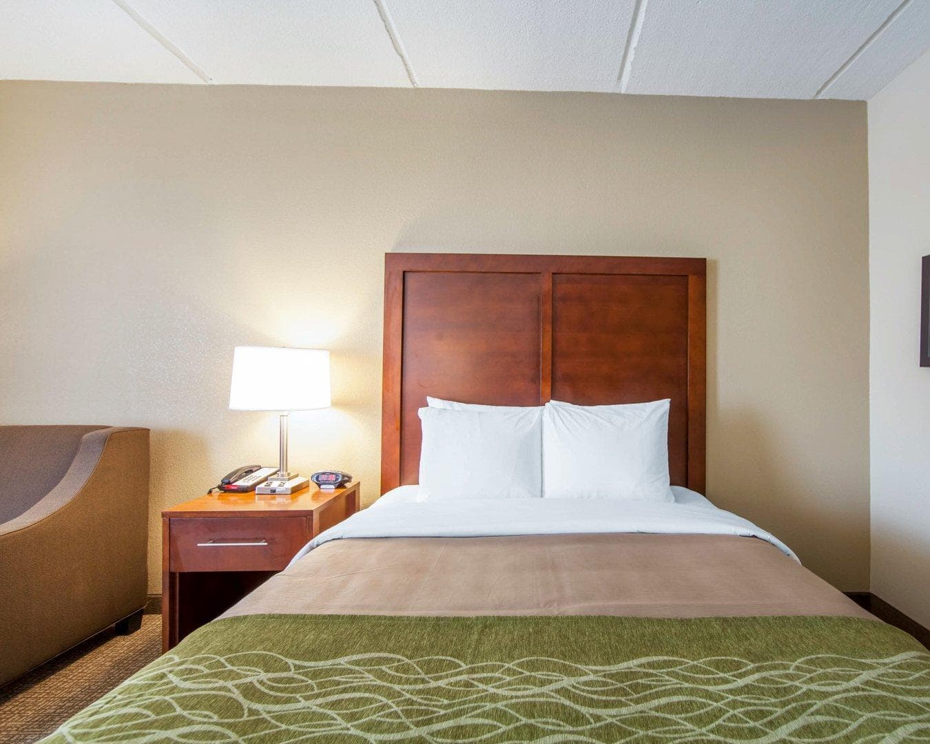 Comfort Inn at Royal Blue - Image 2