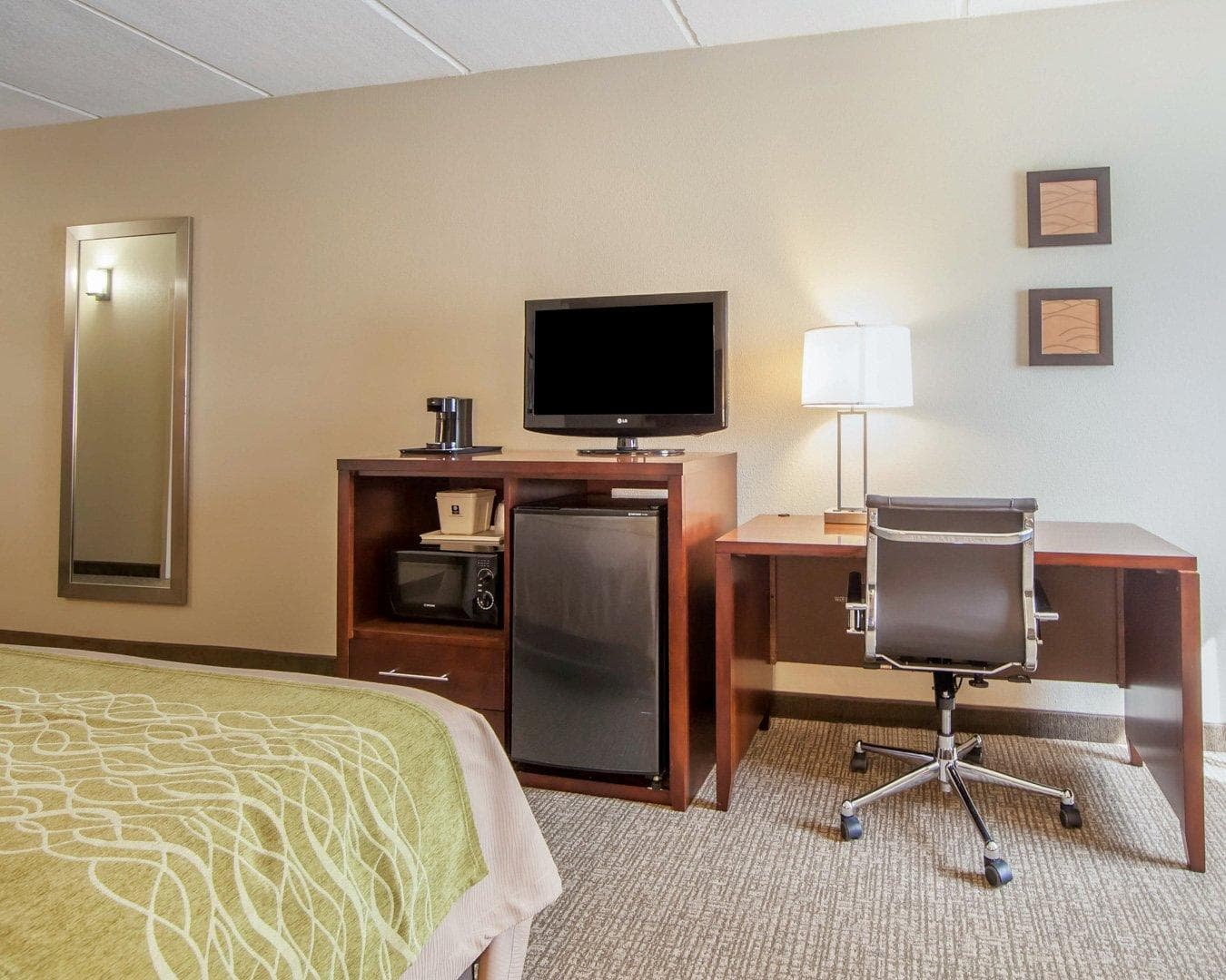 Comfort Inn at Royal Blue - Image 5
