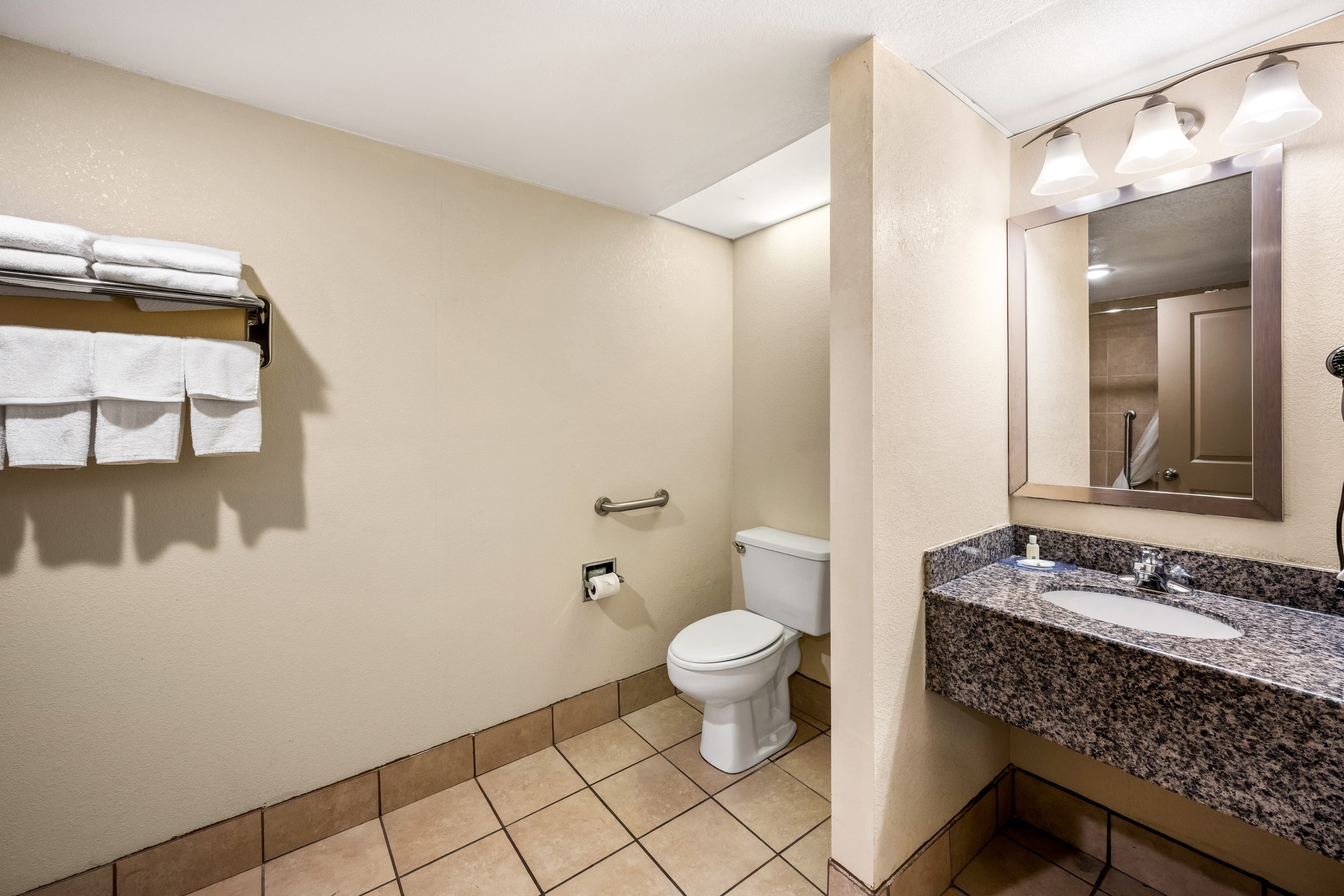 Quality Inn Bulls Gap - Image 4