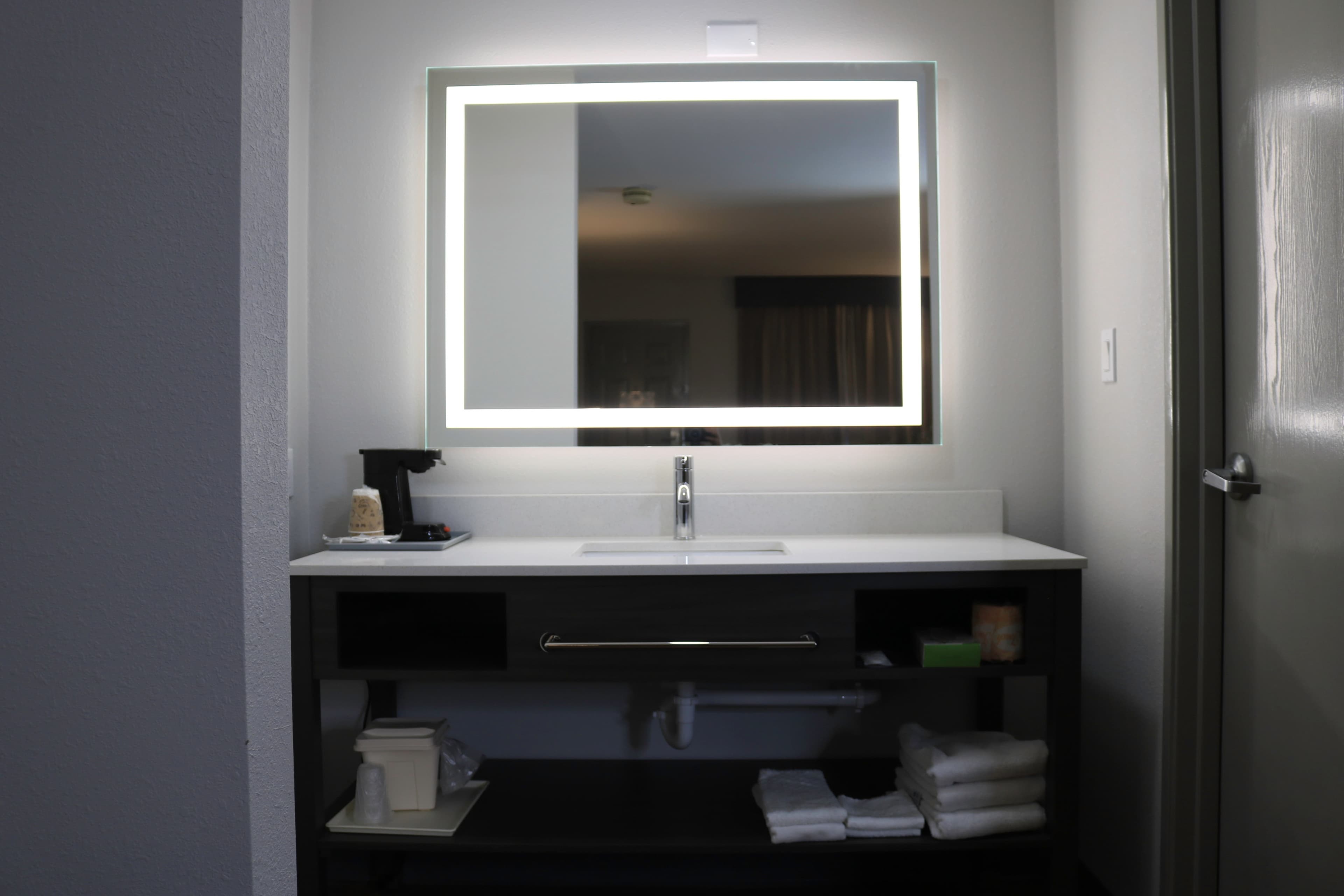Econo Lodge Inn & Suites Southeast — 10