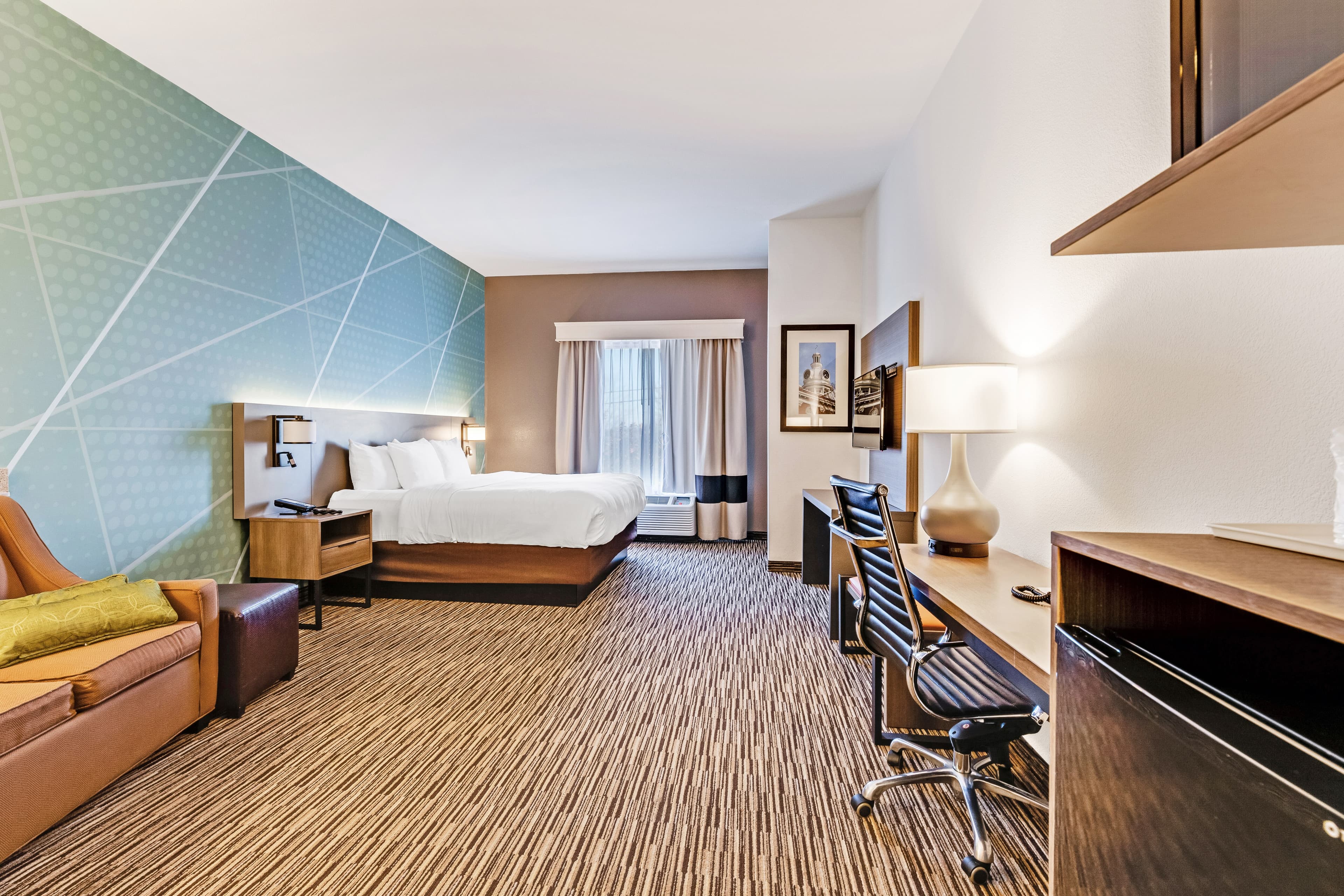 Comfort Suites Murfreesboro Shopping District - Image 2