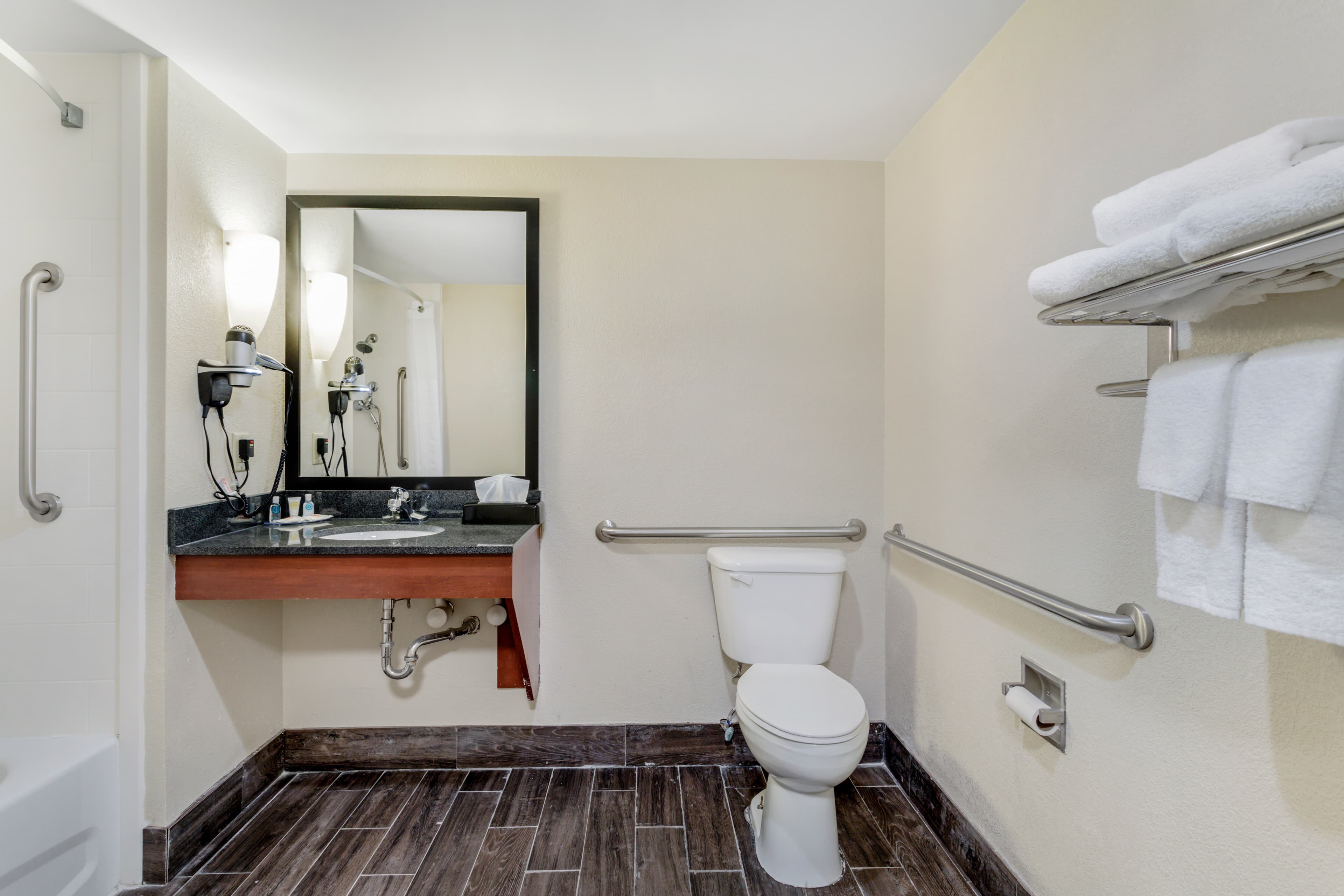 Comfort Suites Knoxville East — 8