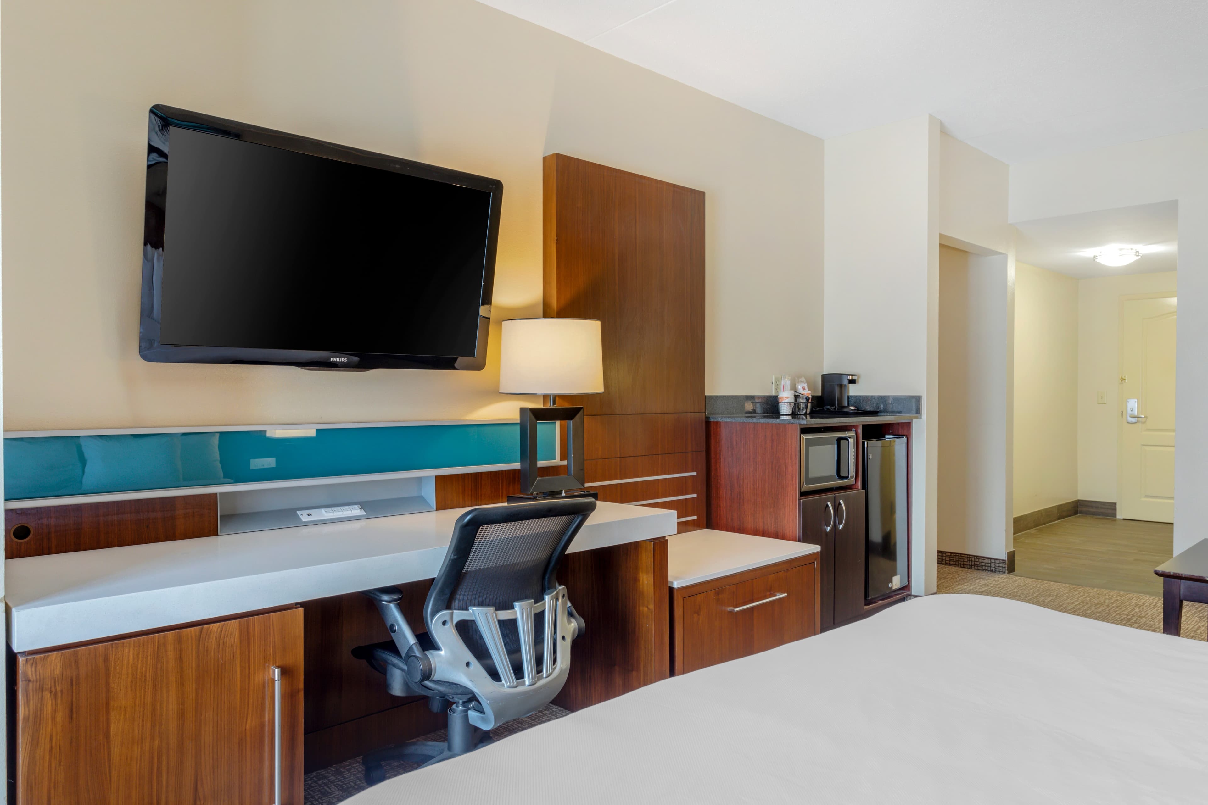 Comfort Suites Knoxville East - Image 3