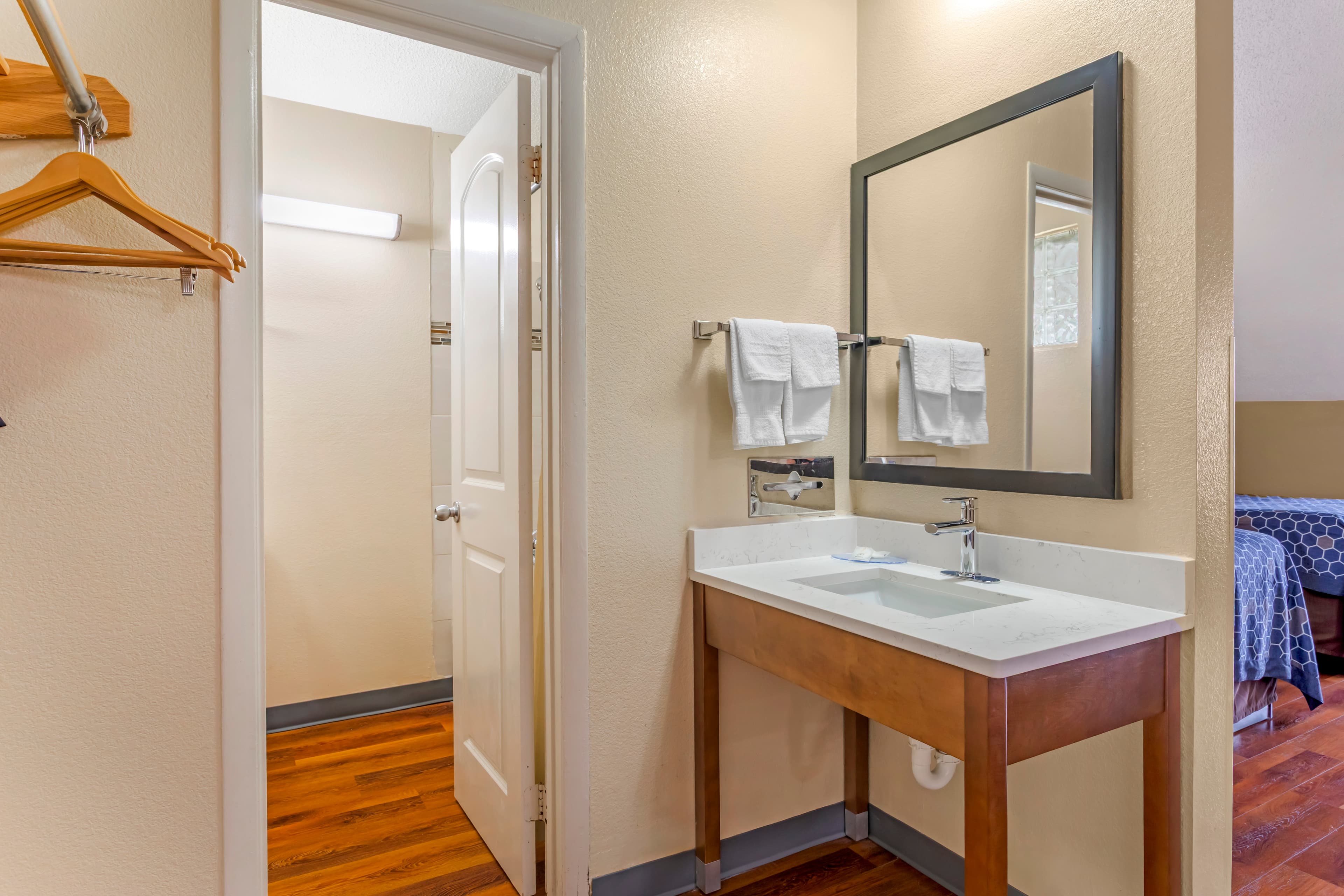 Econo Lodge Inn & Suites Gatlinburg at the Convention Center — 17