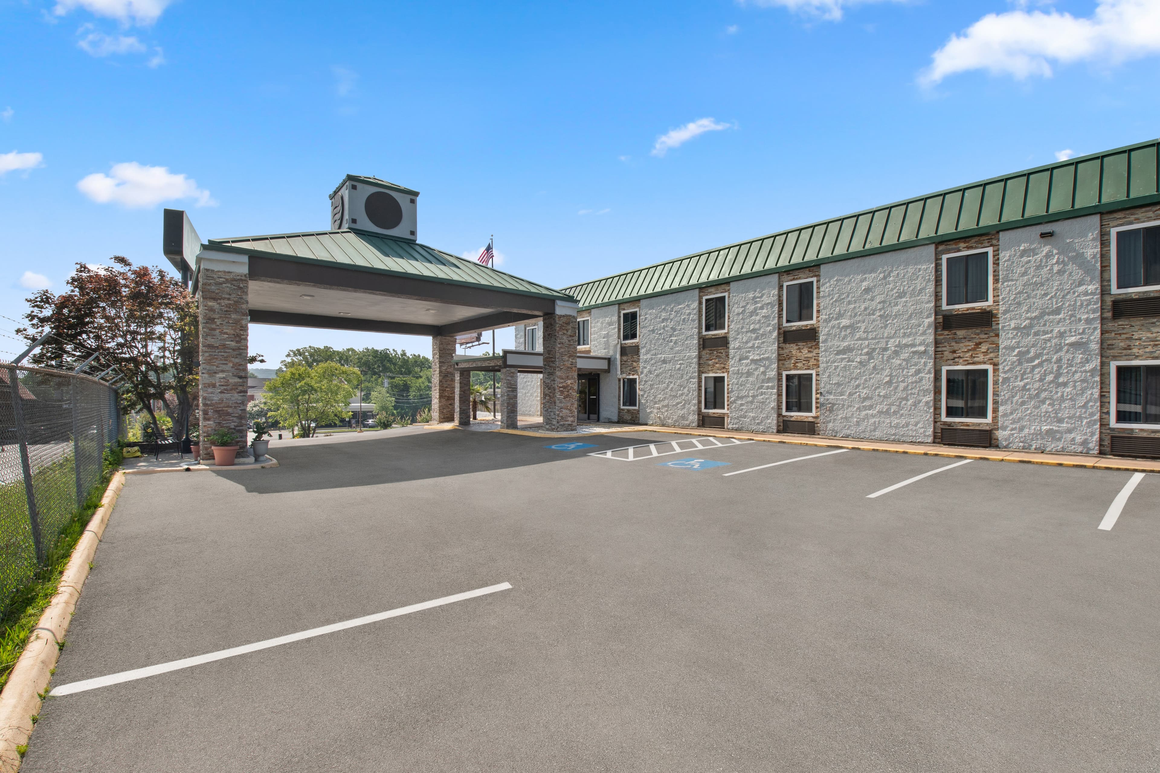 Quality Inn Hixson-Chattanooga - Image 1