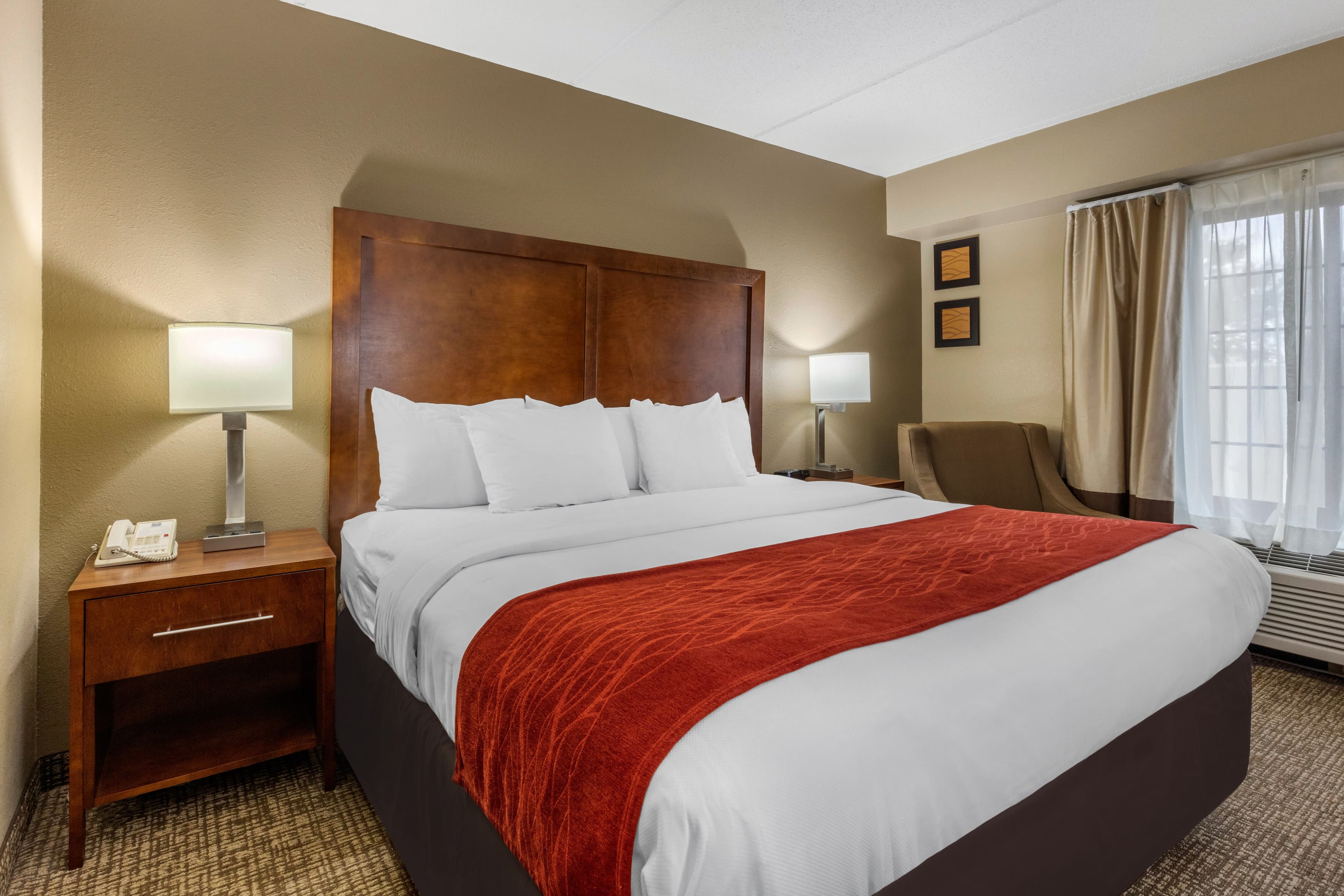 Comfort Inn & Suites Hamilton Place — 9