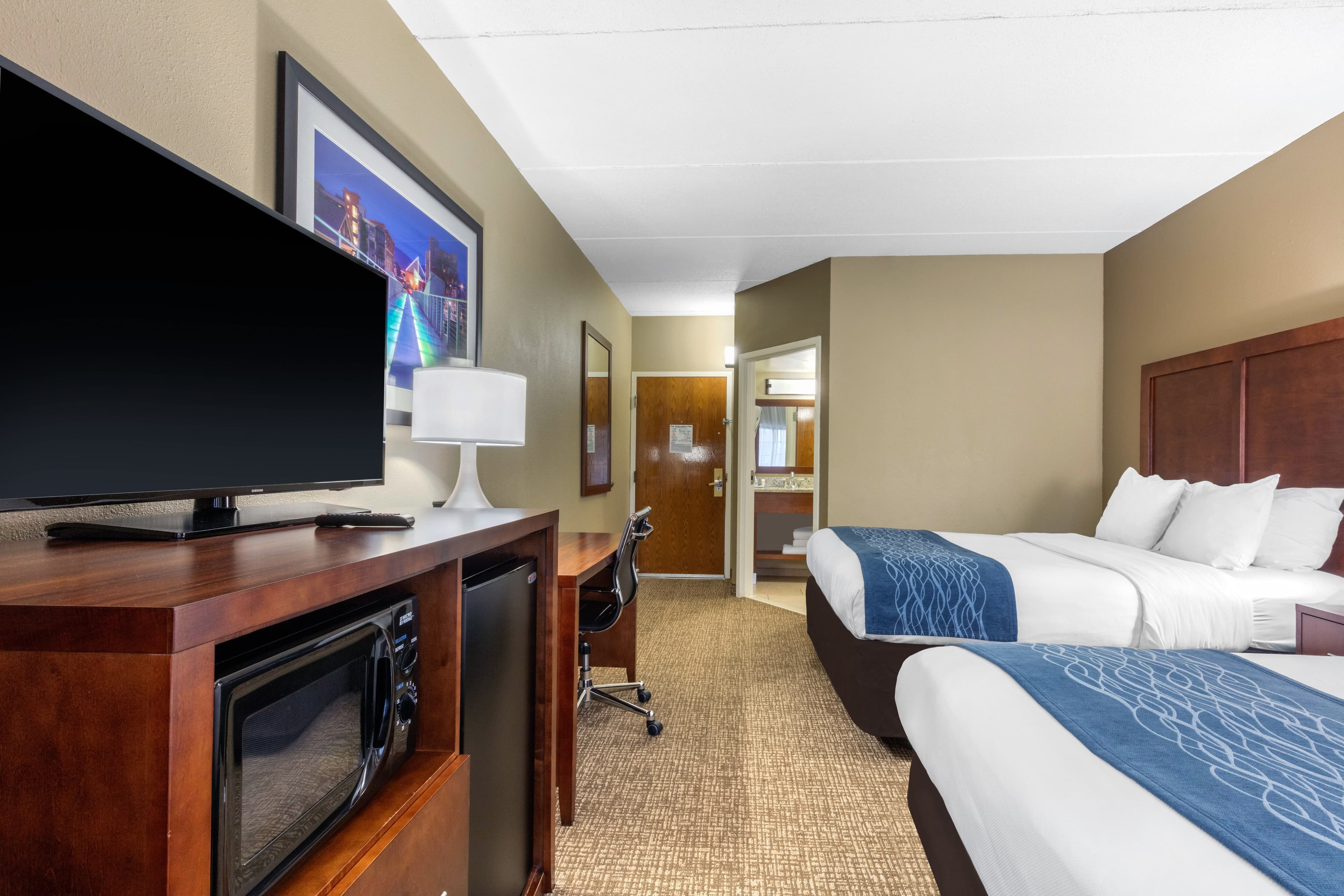 Comfort Inn & Suites Hamilton Place — 17