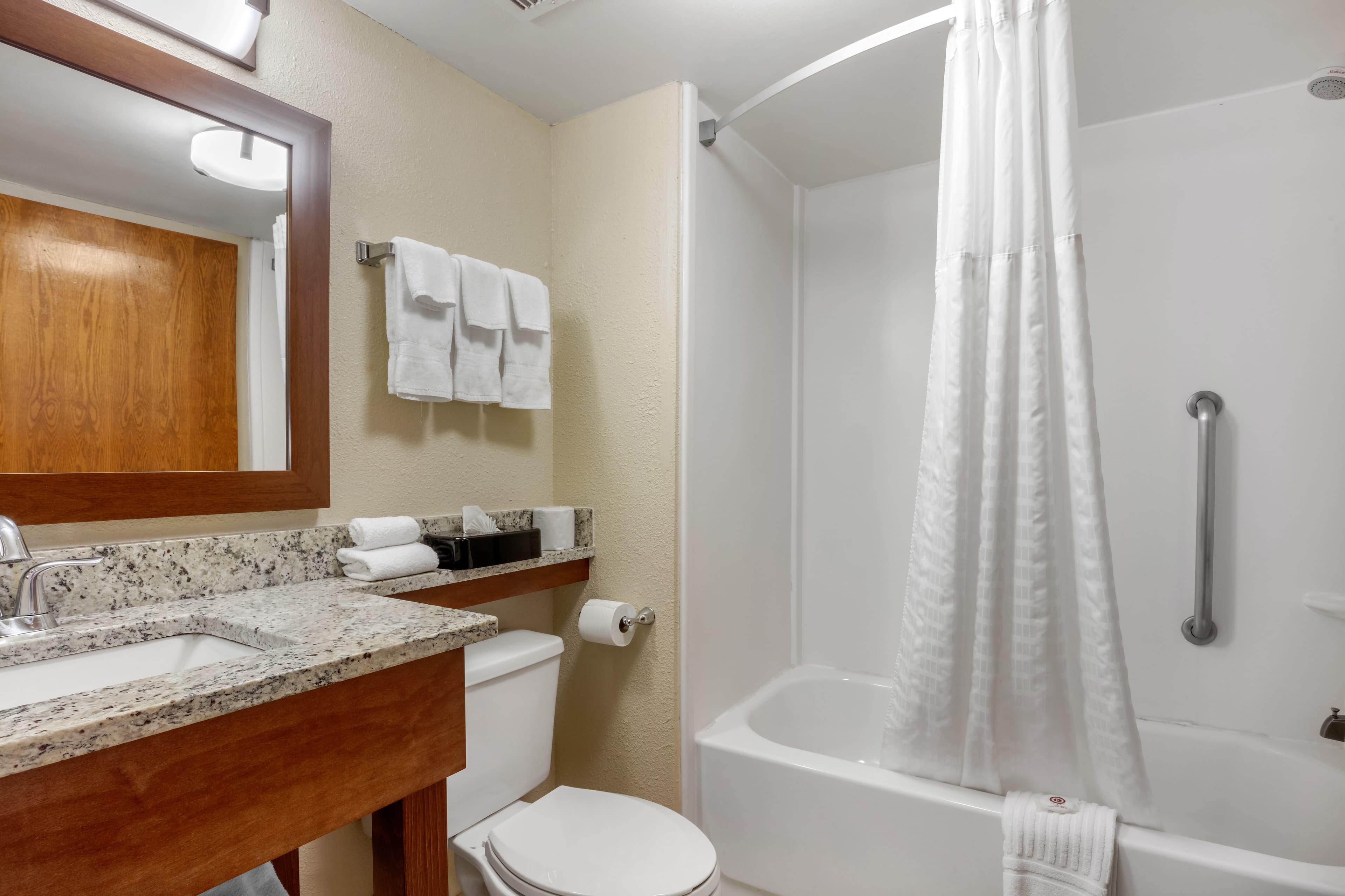 Comfort Inn & Suites Hamilton Place — 18
