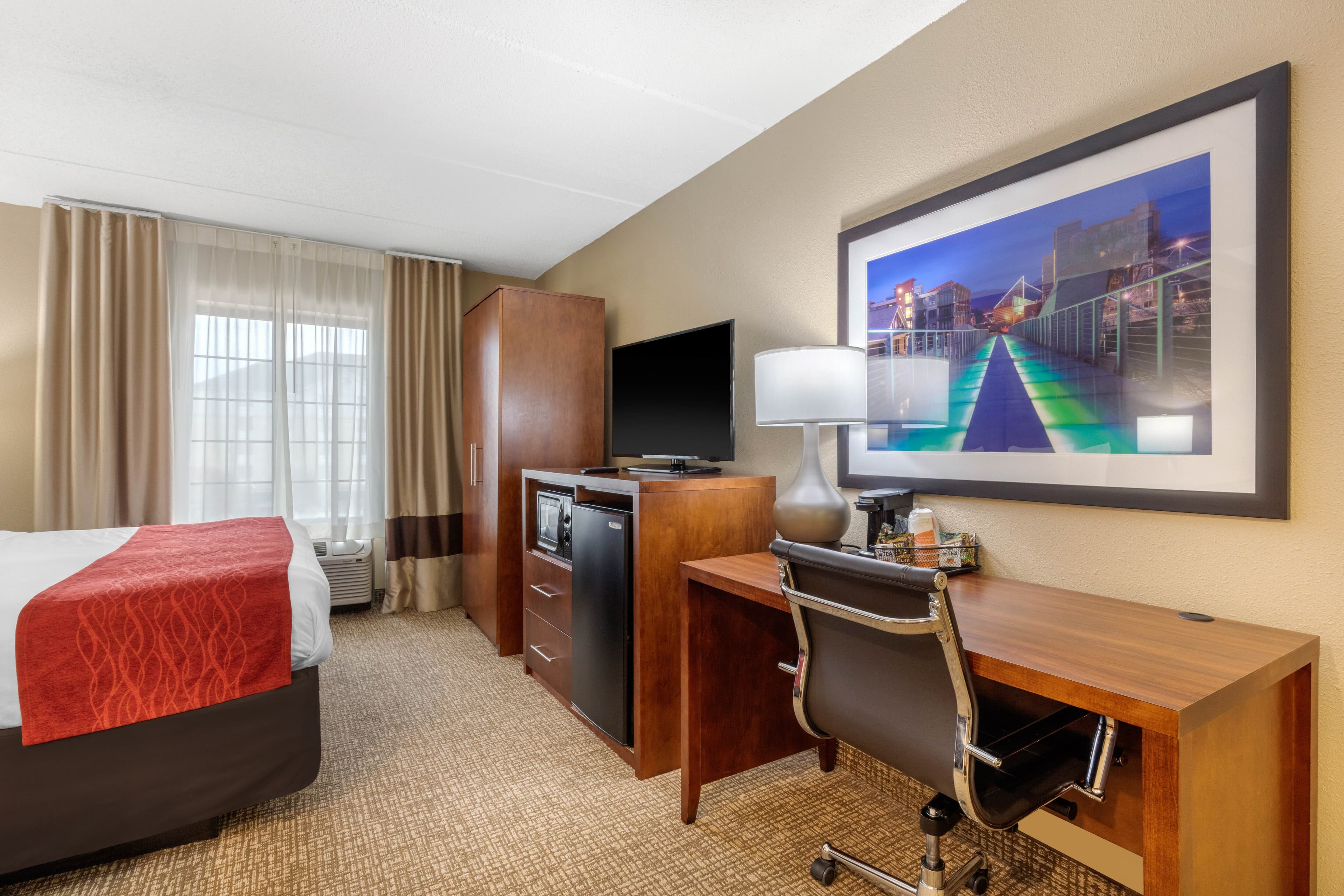 Comfort Inn & Suites Hamilton Place — 20