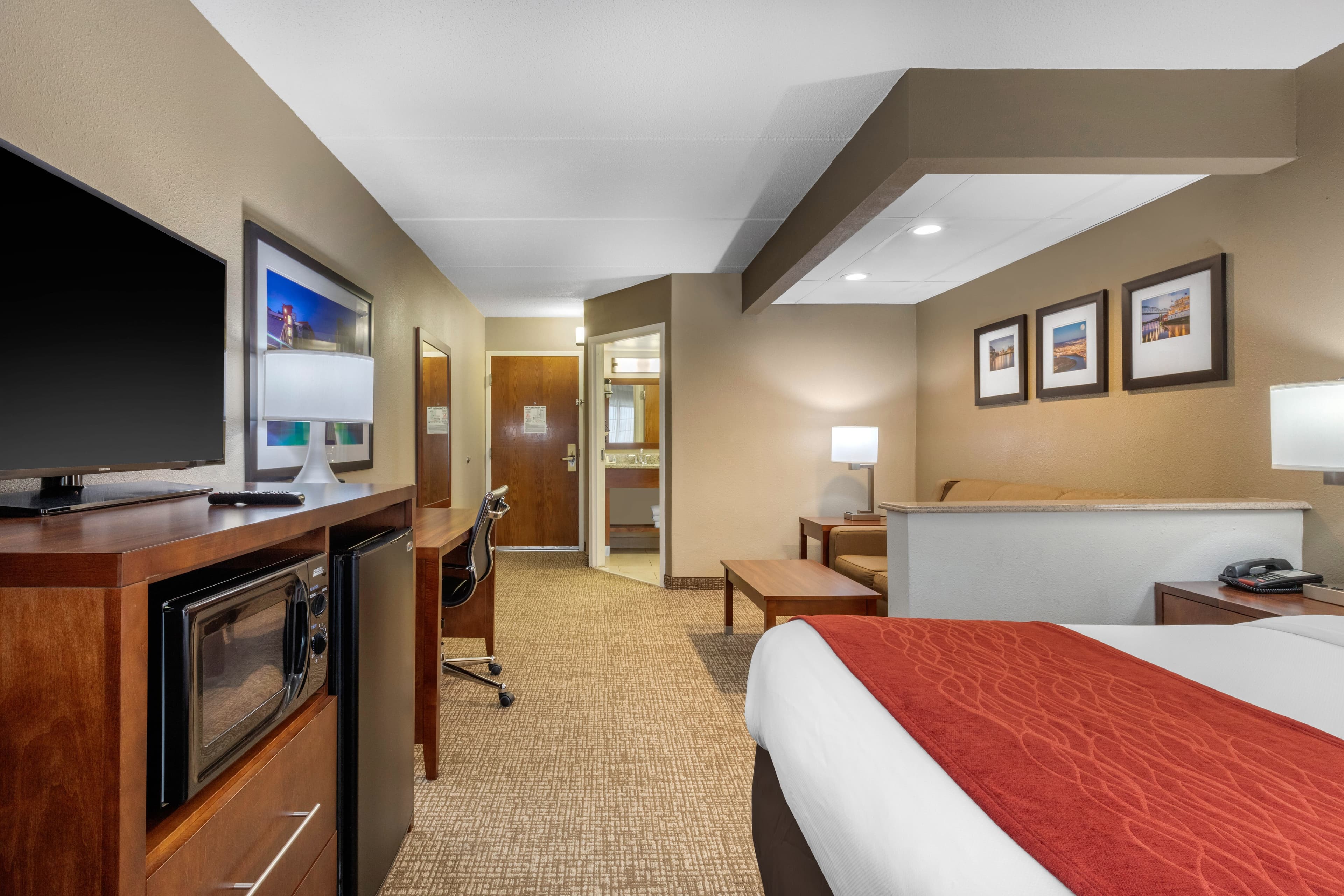 Comfort Inn & Suites Hamilton Place — 21