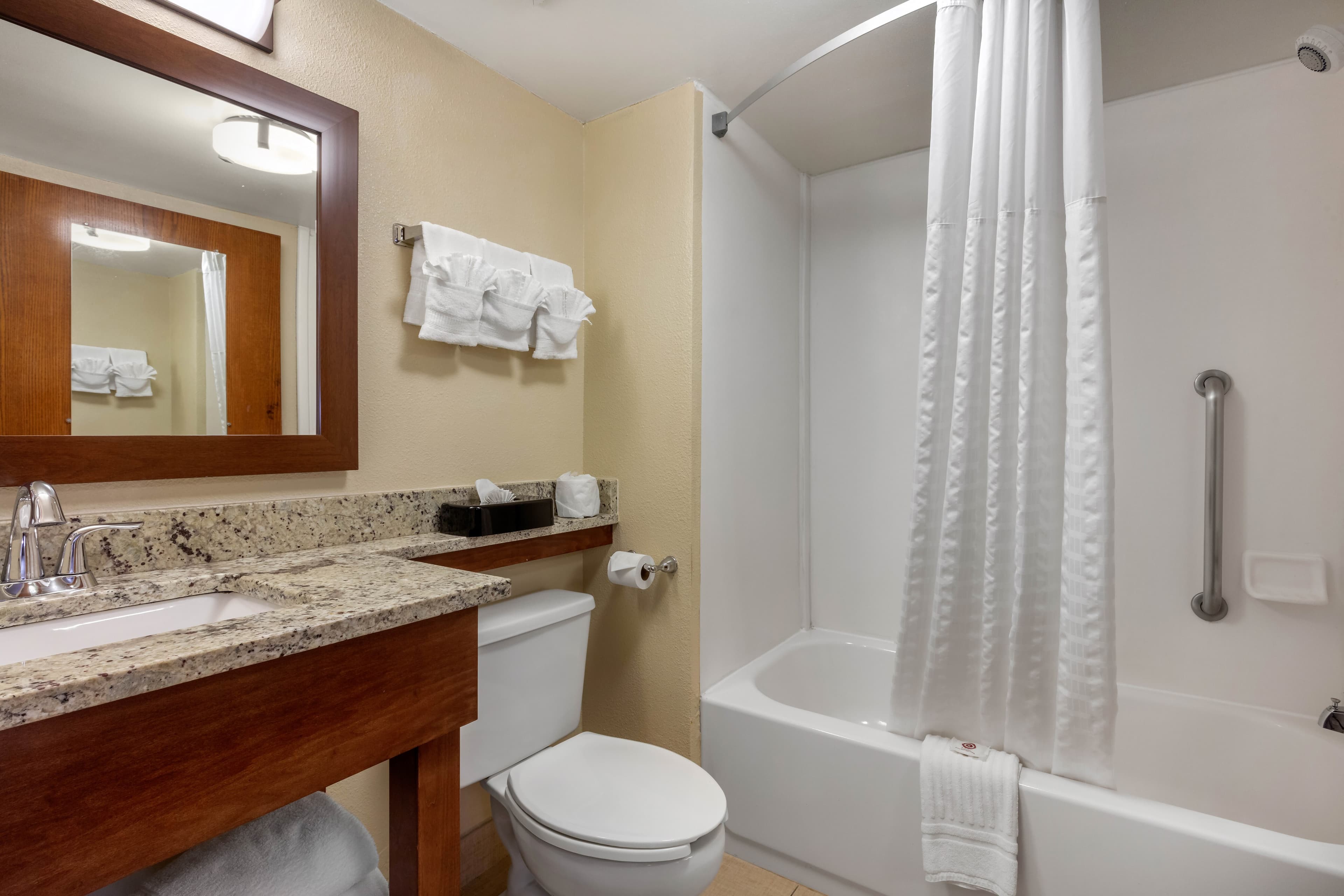Comfort Inn & Suites Hamilton Place — 23
