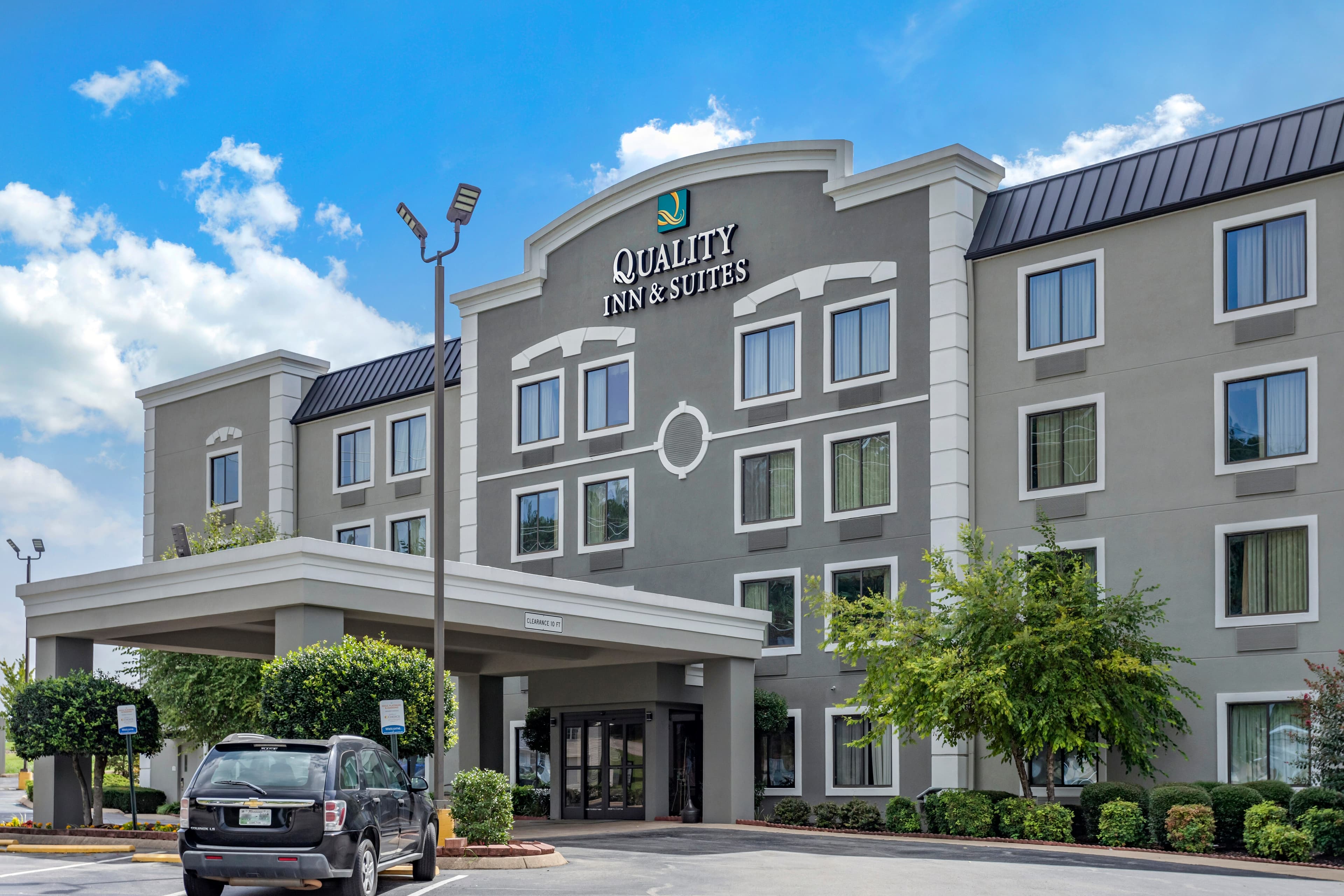 Quality Inn & Suites Chattanooga West near Lookout Mountain - Image 1