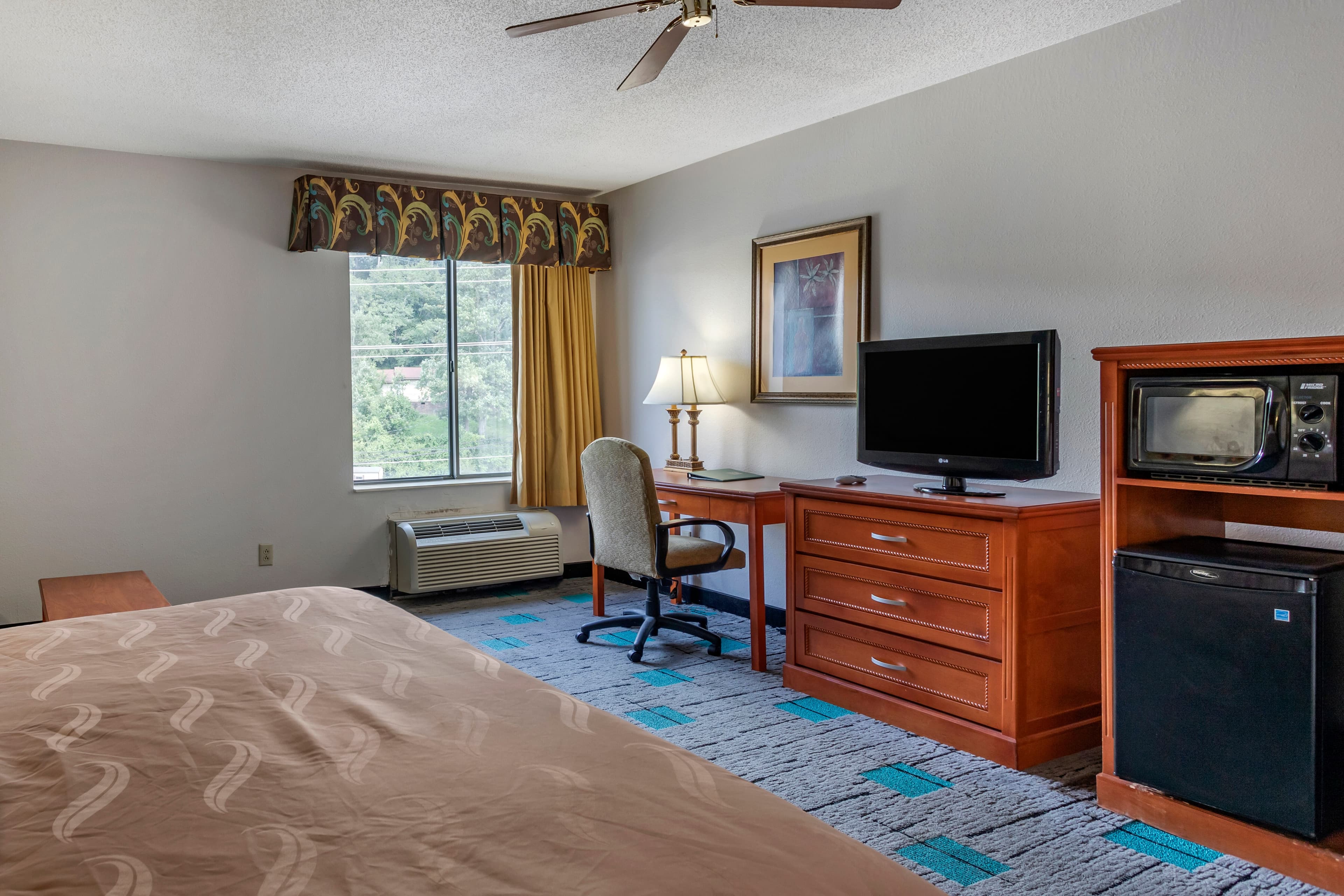 Quality Inn & Suites Chattanooga West near Lookout Mountain — 19