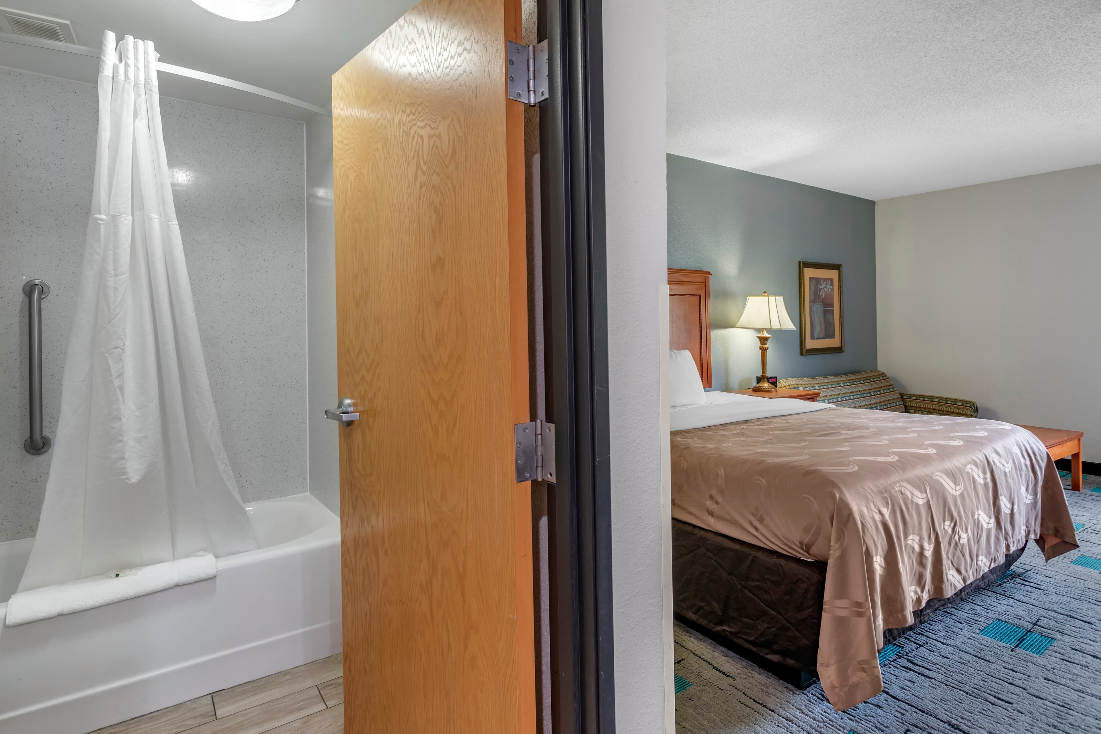 Quality Inn & Suites Chattanooga West near Lookout Mountain — 21