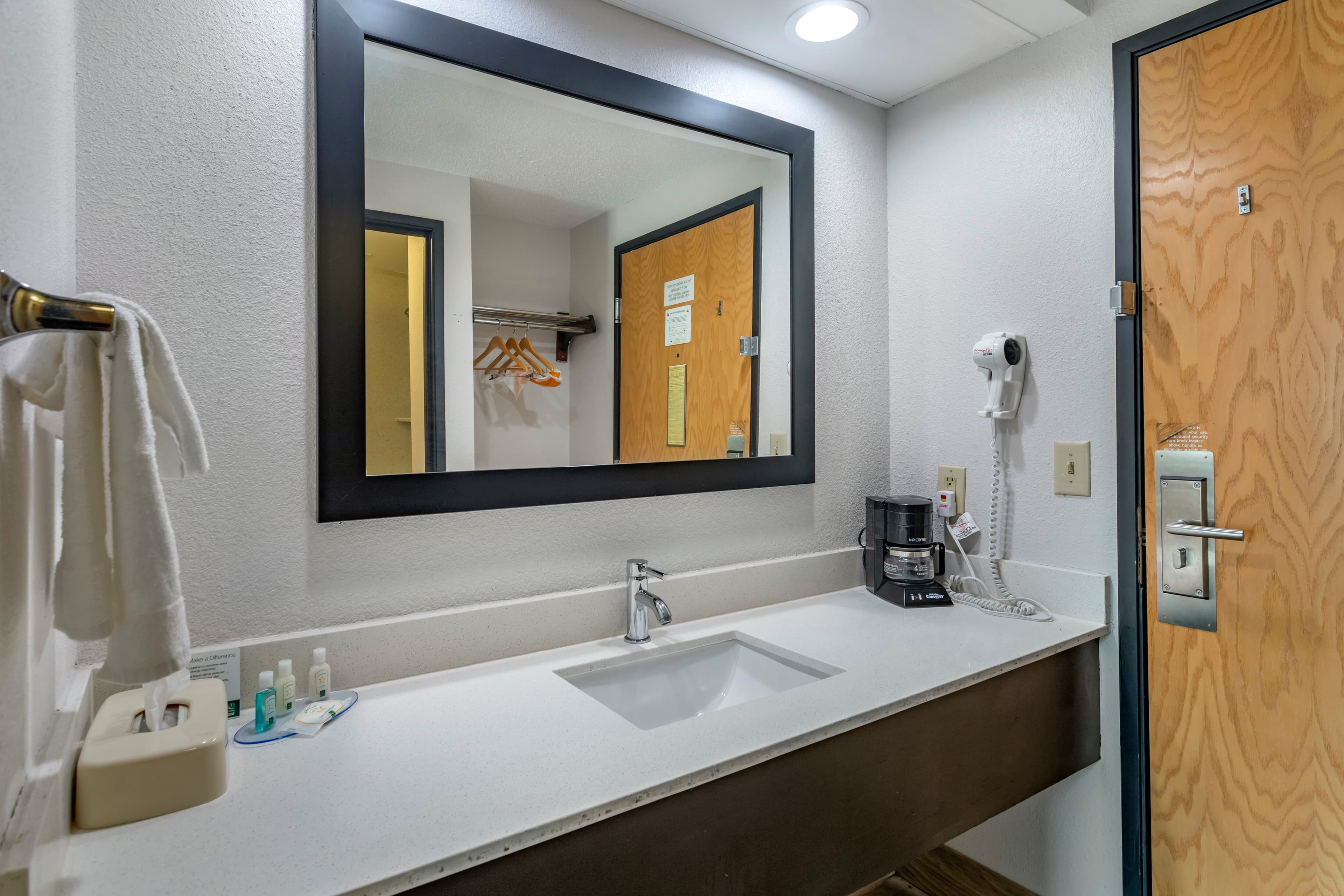 Quality Inn & Suites Chattanooga West near Lookout Mountain — 25