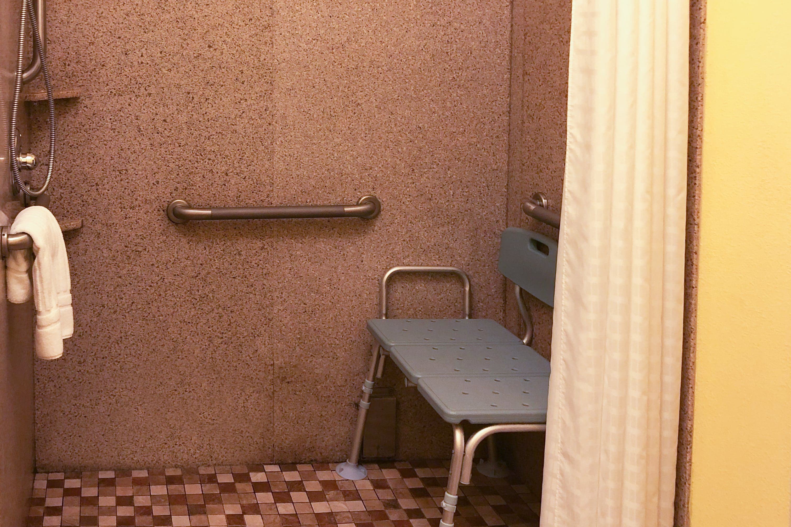 Comfort Inn & Suites Rogersville — 8