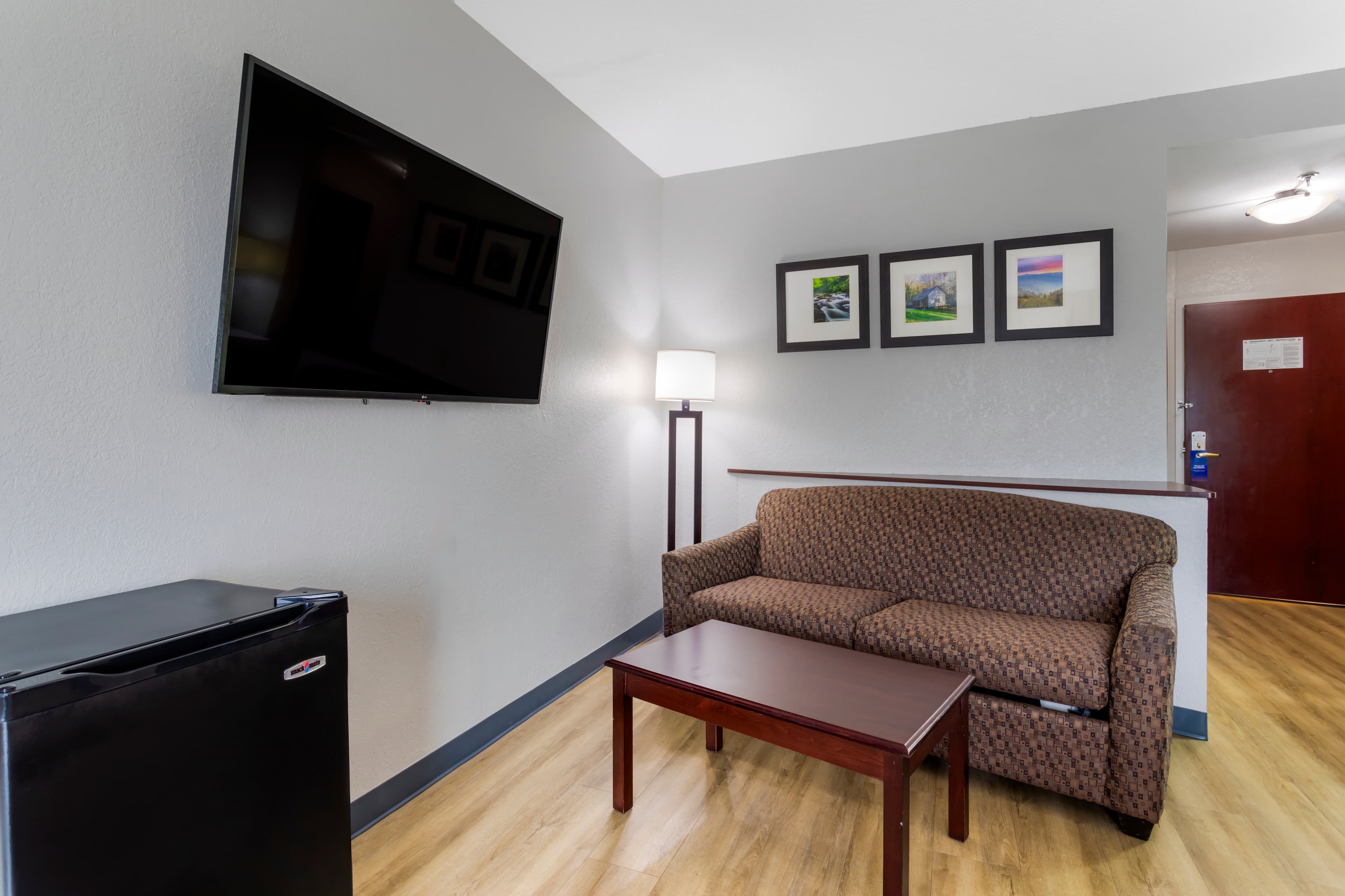Comfort Suites Kodak Sevierville — 12