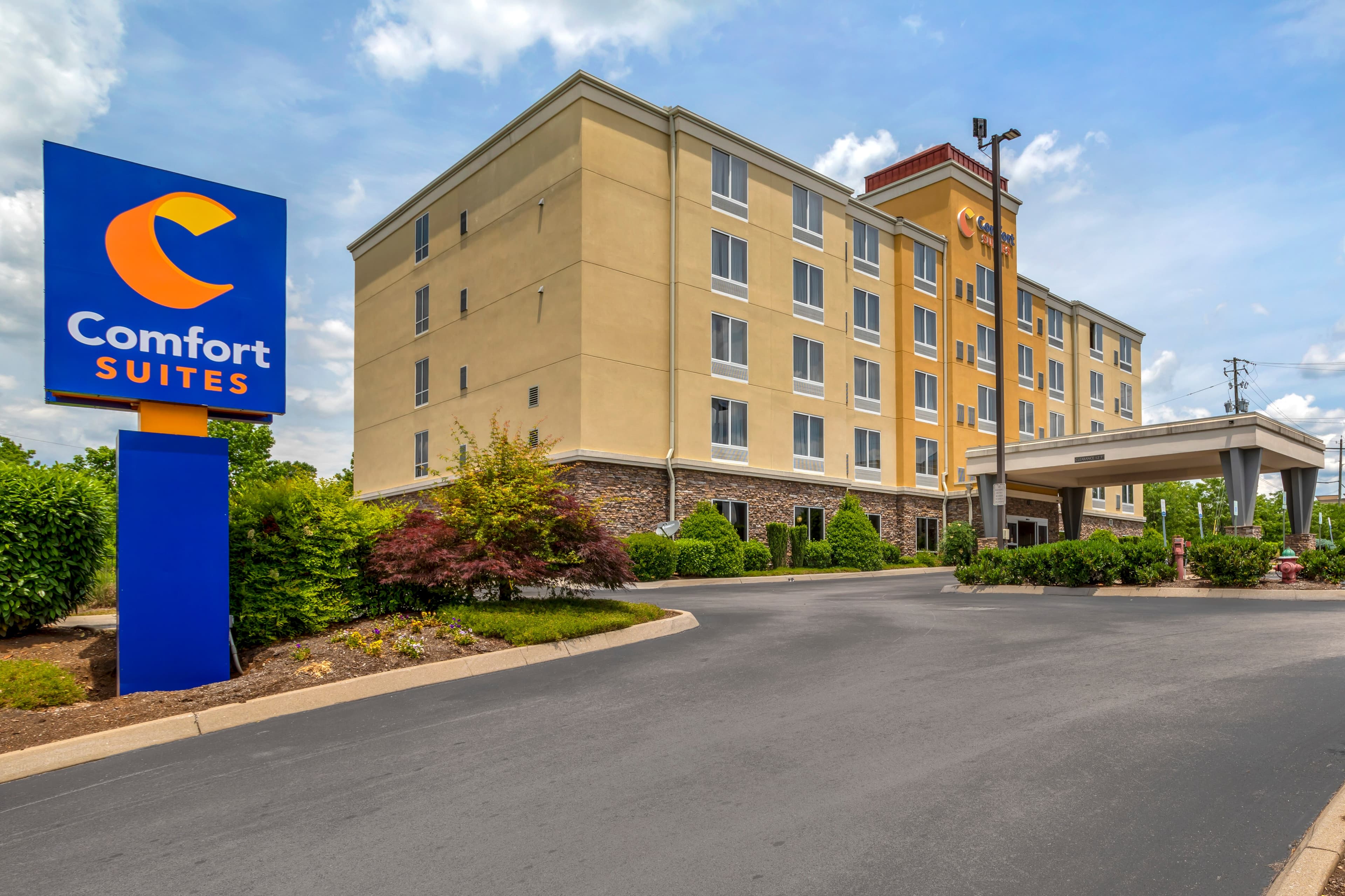 Comfort Suites Knoxville North - Image 1