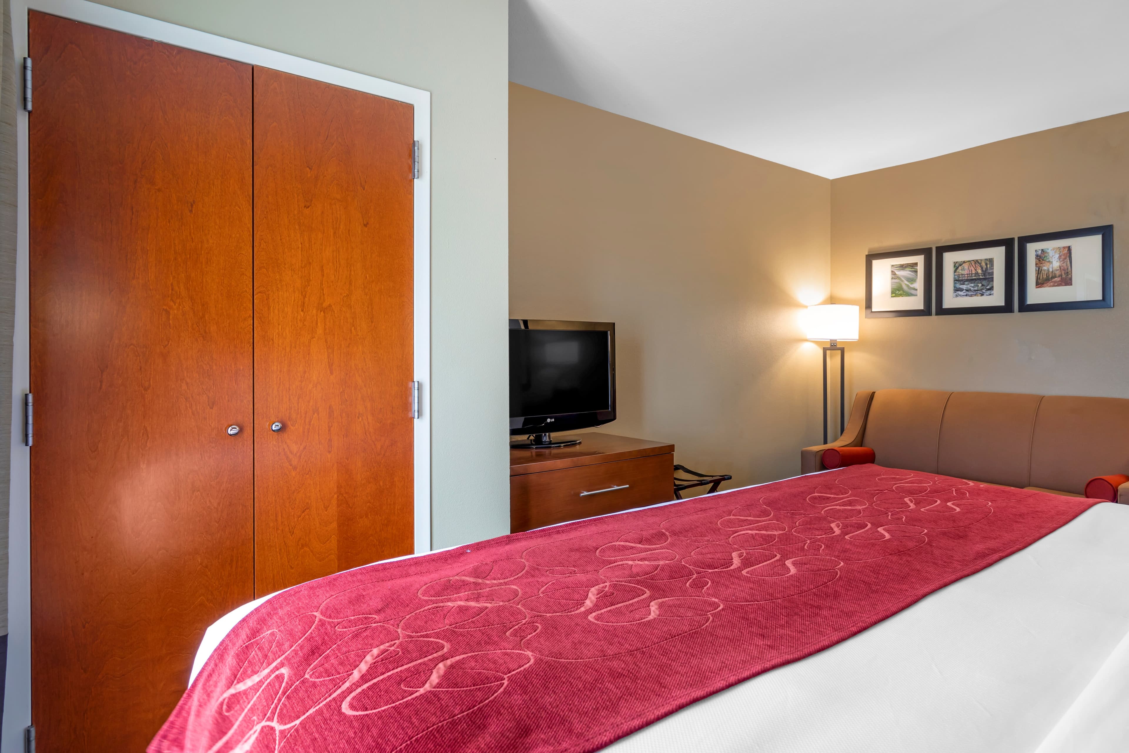 Comfort Suites Knoxville North — 10