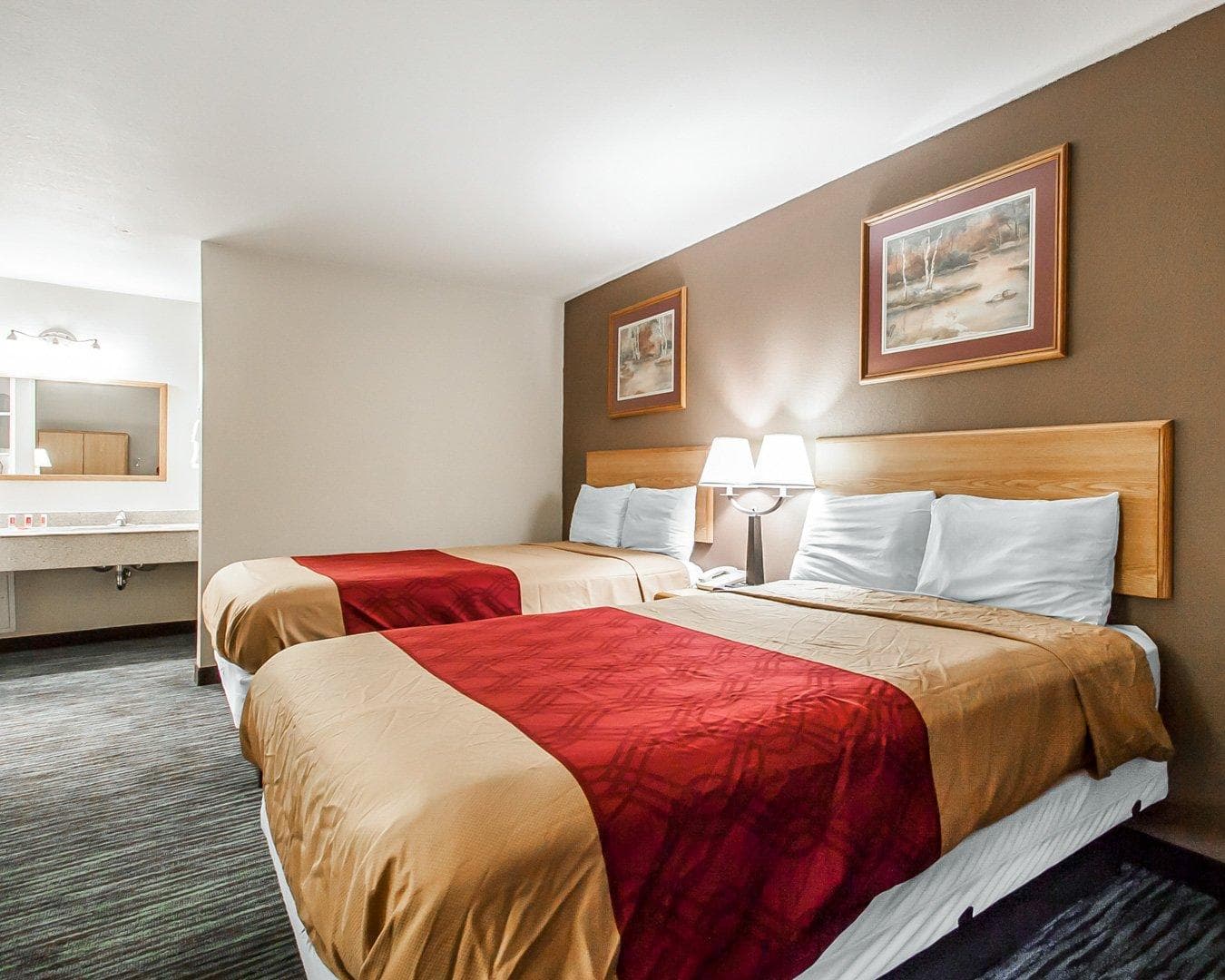 Econo Lodge Inn & Suites Jackson Northwest — 25