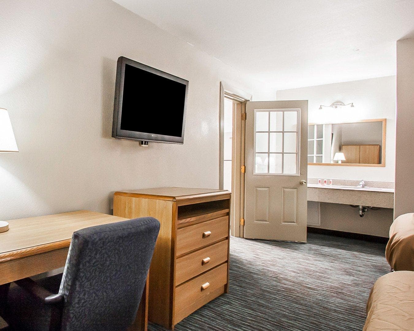 Econo Lodge Inn & Suites Jackson Northwest — 26