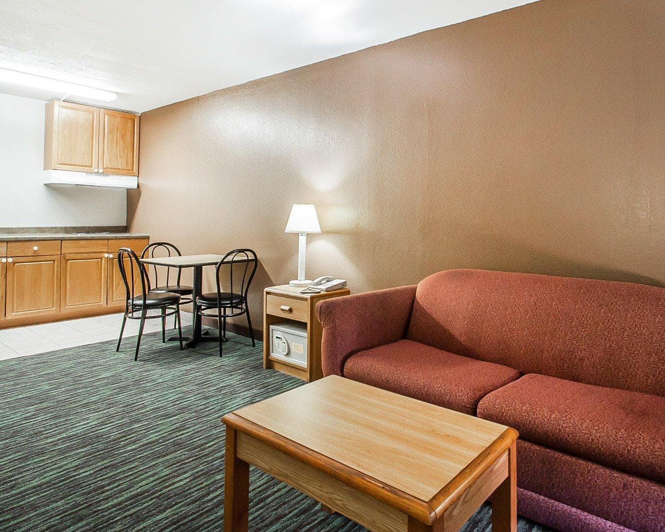 Econo Lodge Inn & Suites Jackson Northwest — 29