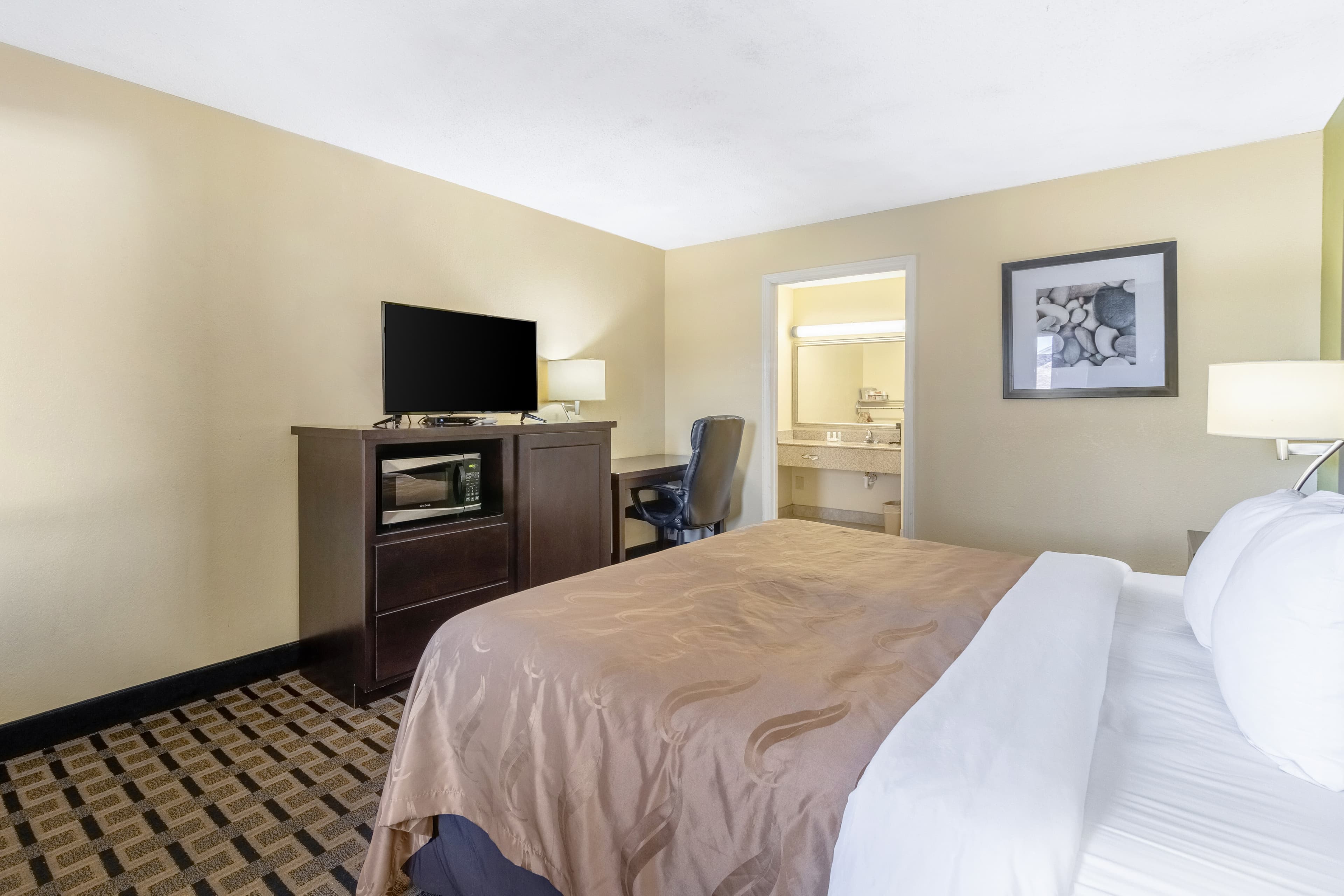 Quality Inn Franklin - Cool Springs Area - Image 3