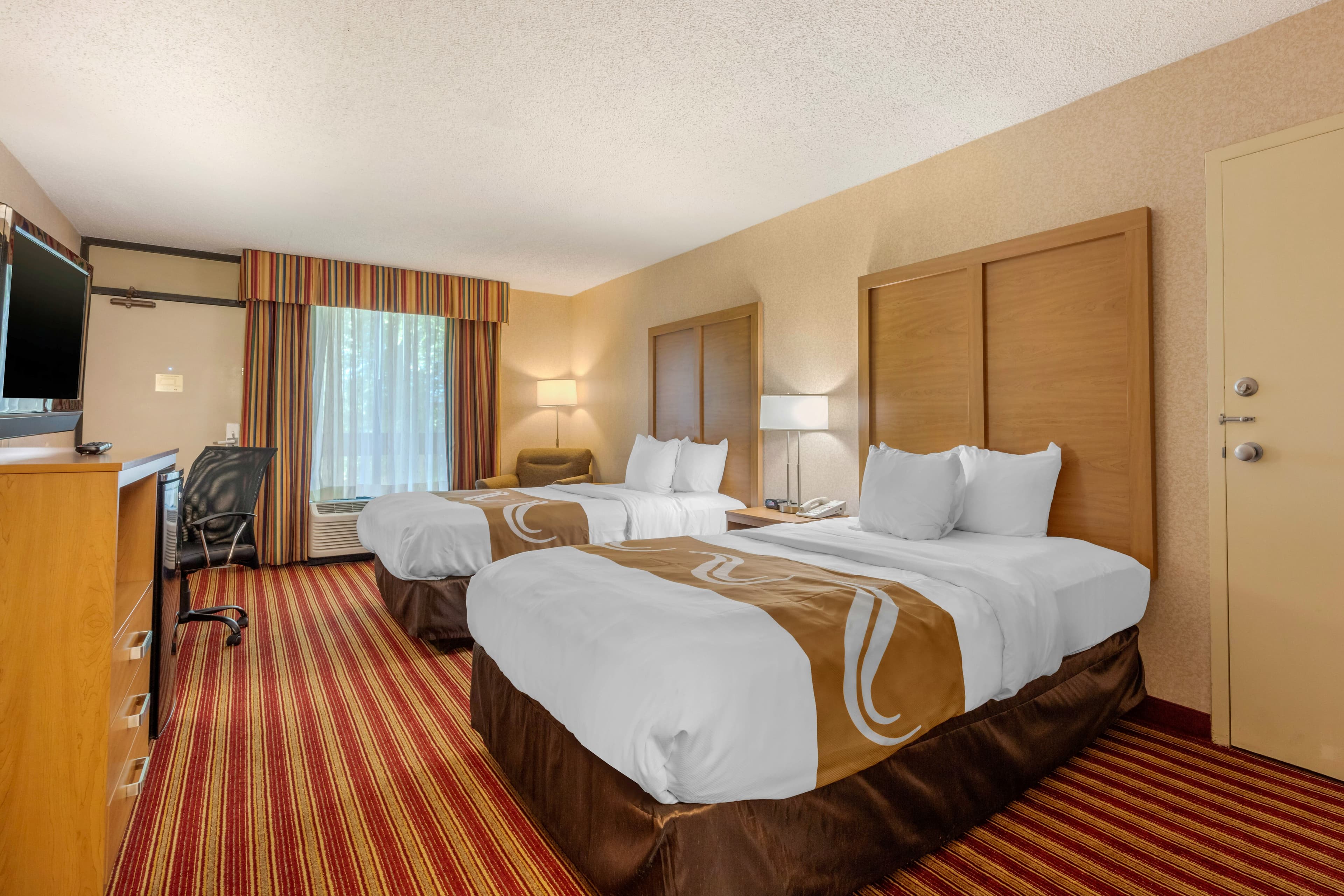 Quality Inn Exit 4 - Image 3