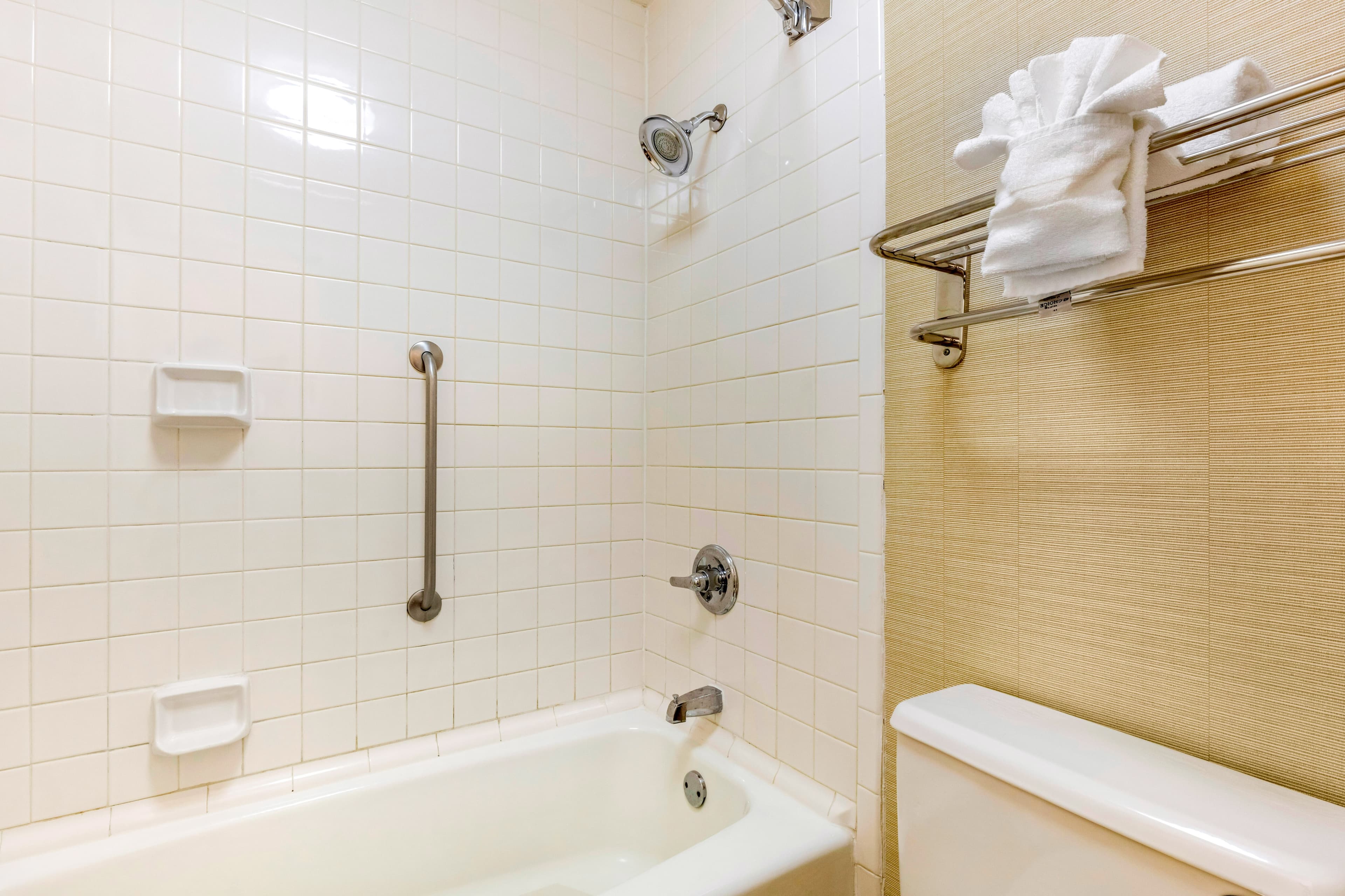 Quality Inn Exit 4 — 7
