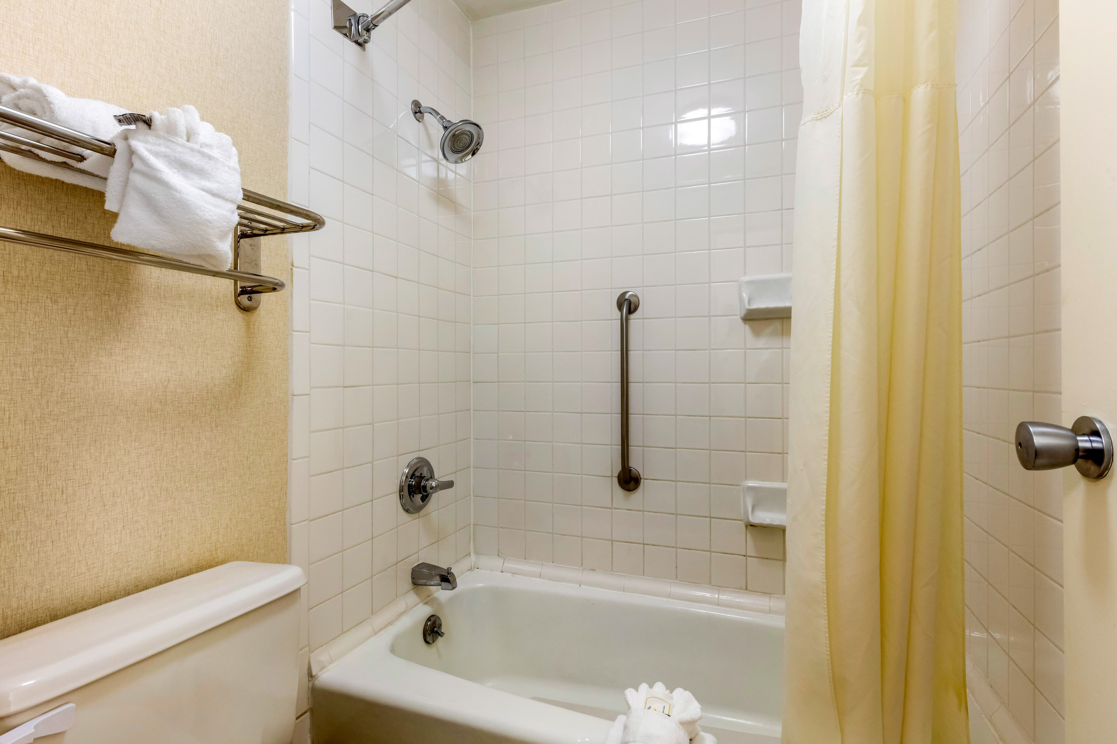 Quality Inn Exit 4 — 12