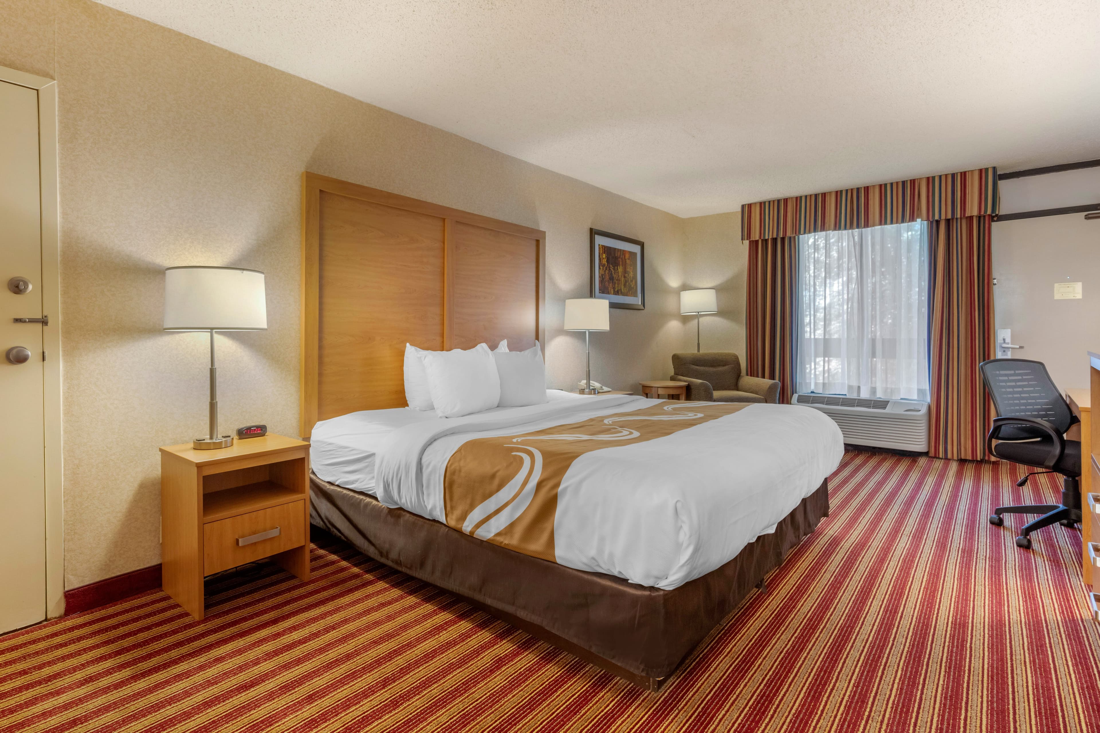 Quality Inn Exit 4 - Image 2