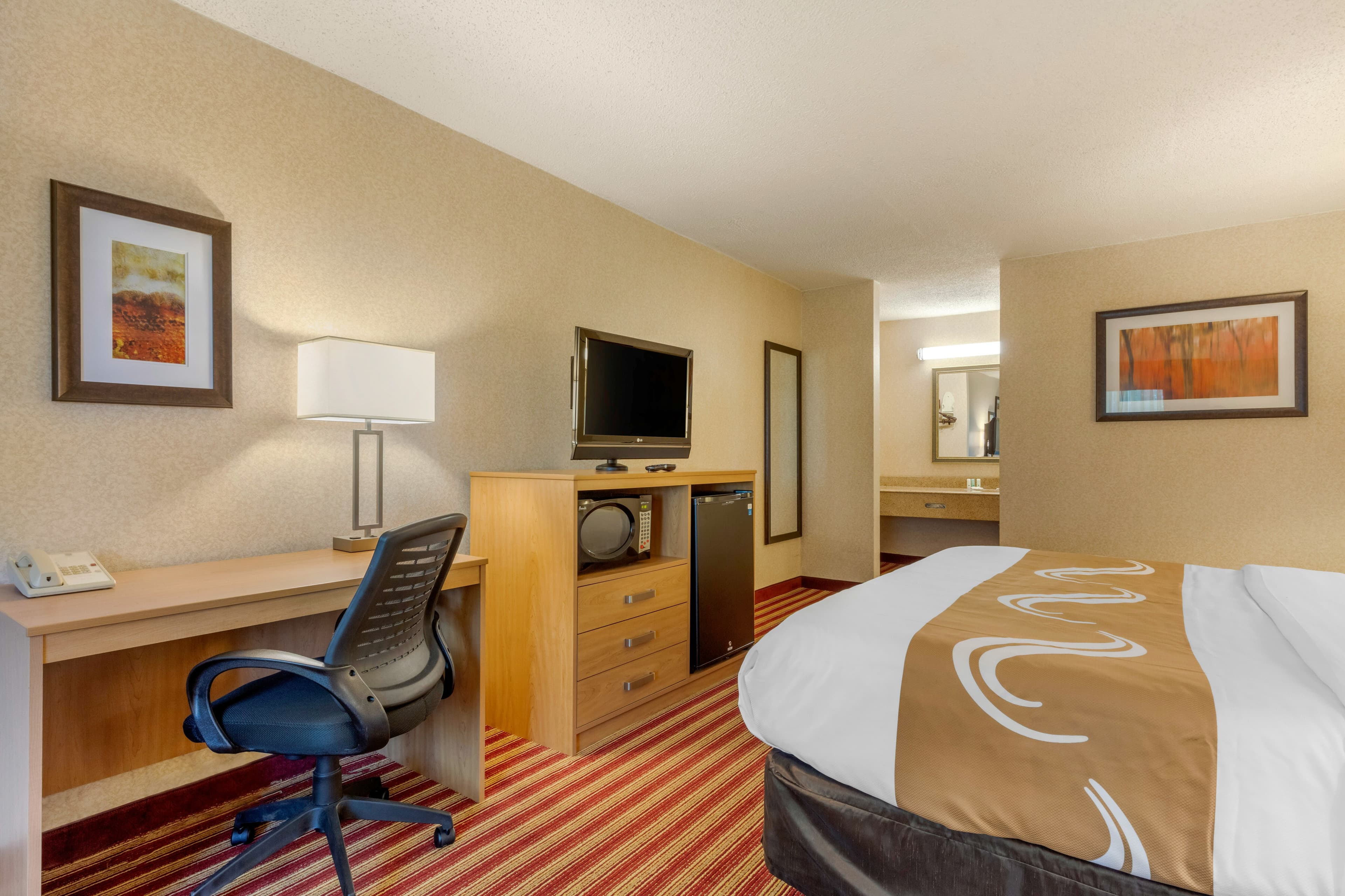 Quality Inn Exit 4 — 24