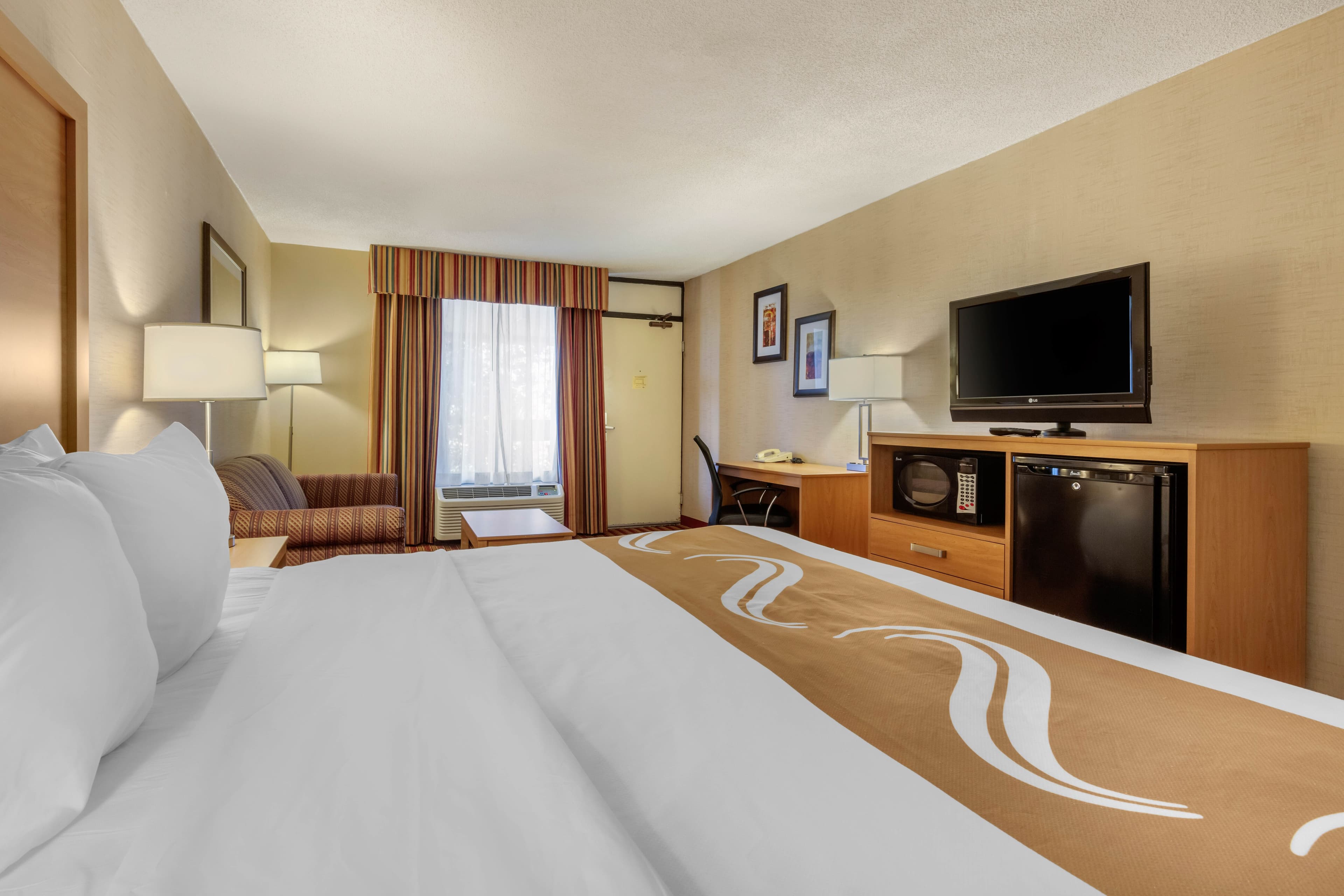 Quality Inn Exit 4 — 32