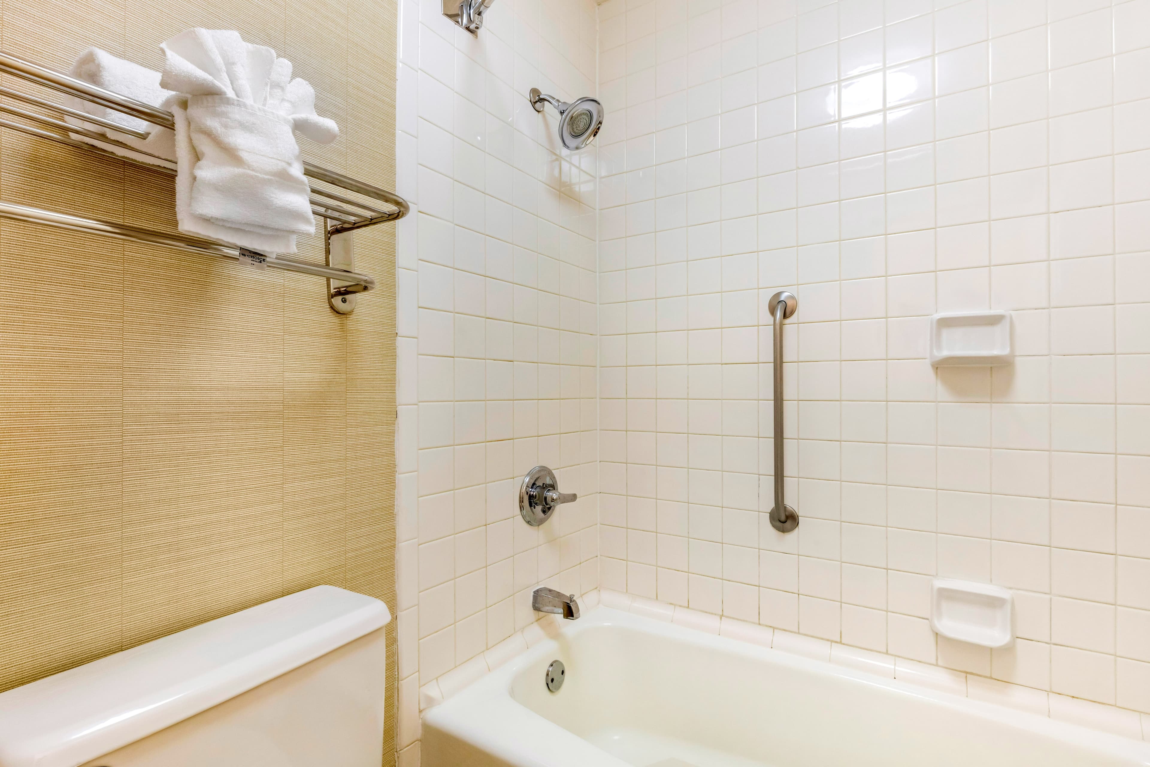 Quality Inn Exit 4 — 33