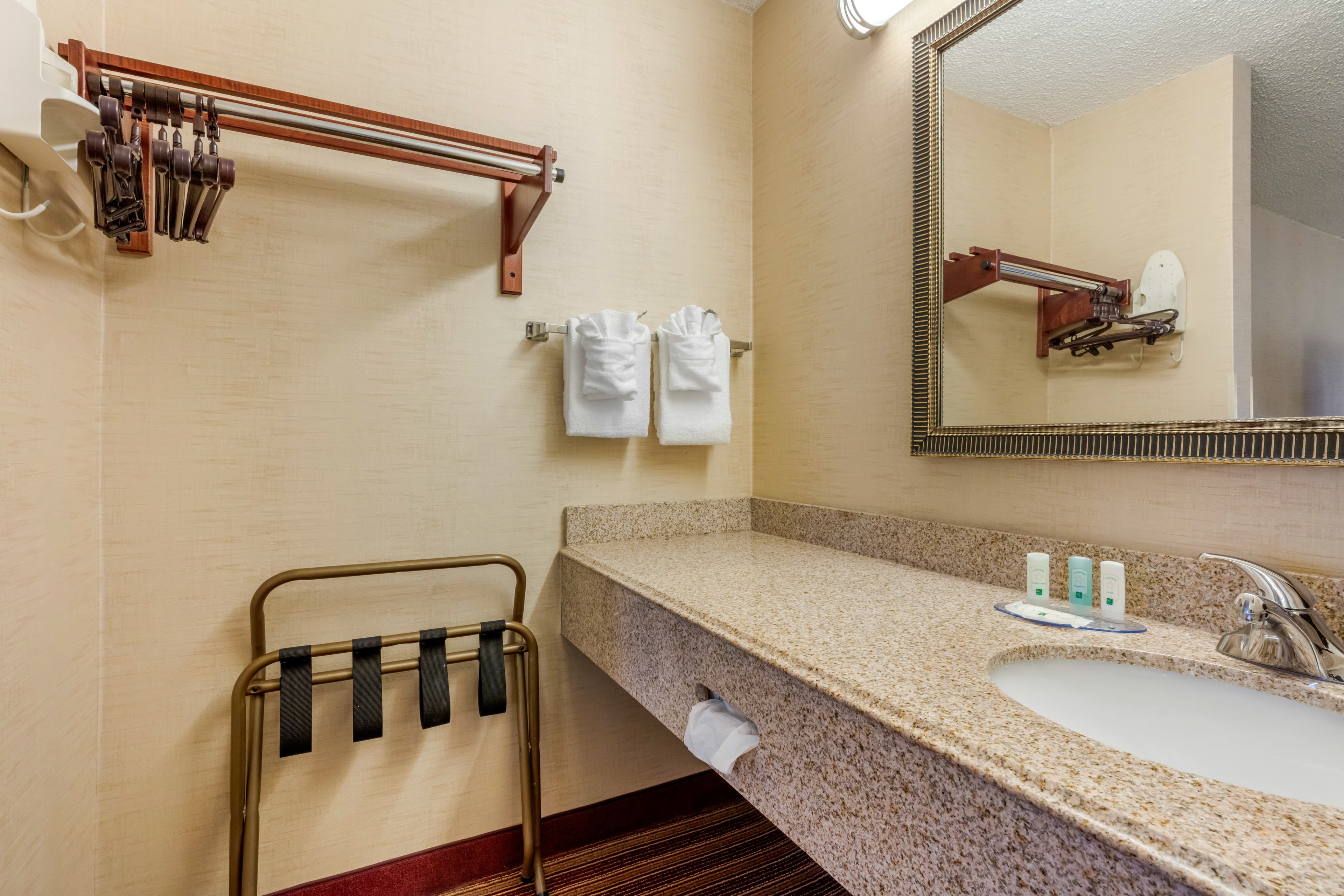 Quality Inn Exit 4 — 43