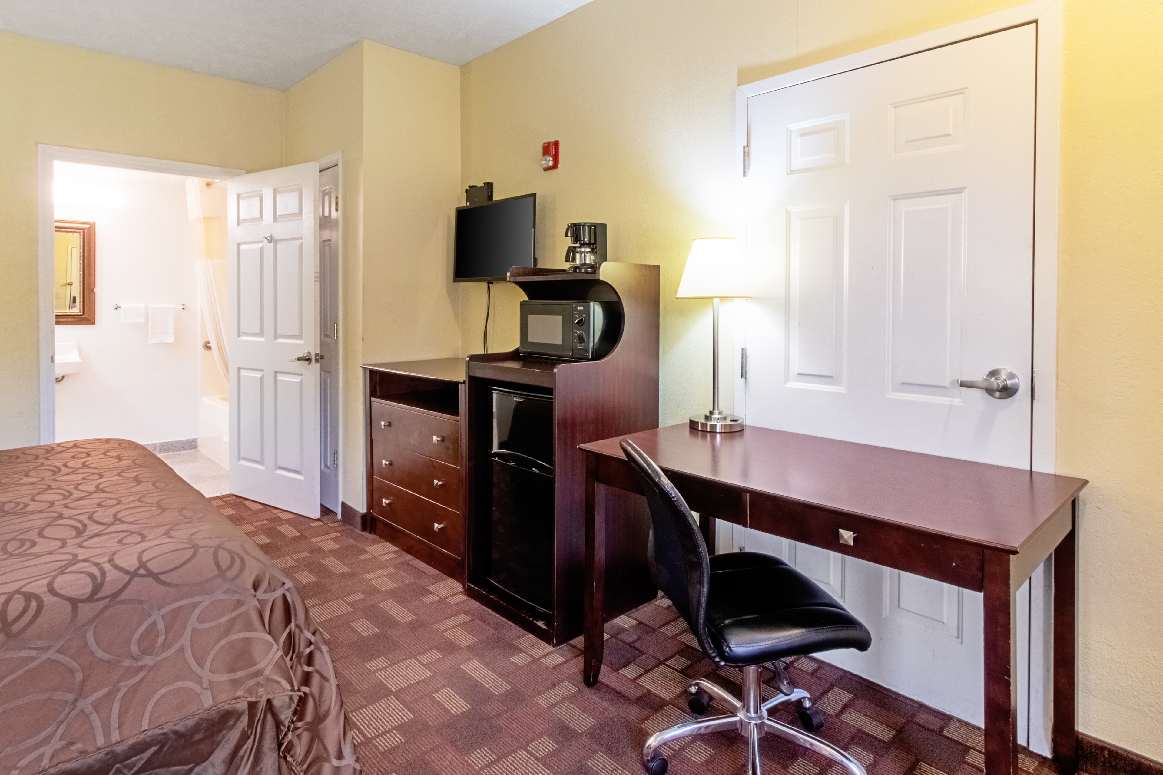 Quality Inn & Suites Dickson — 3