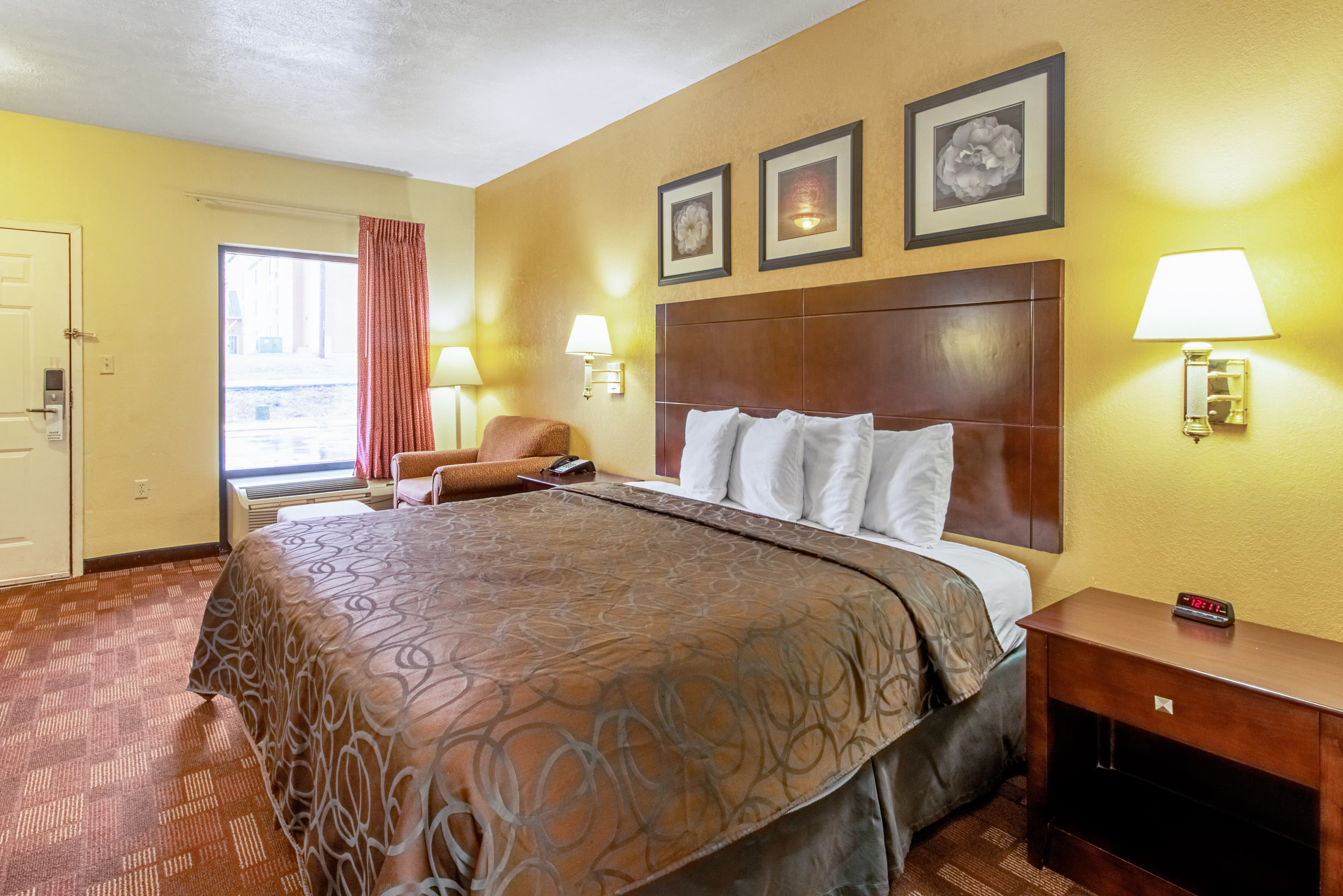 Quality Inn & Suites Dickson — 4