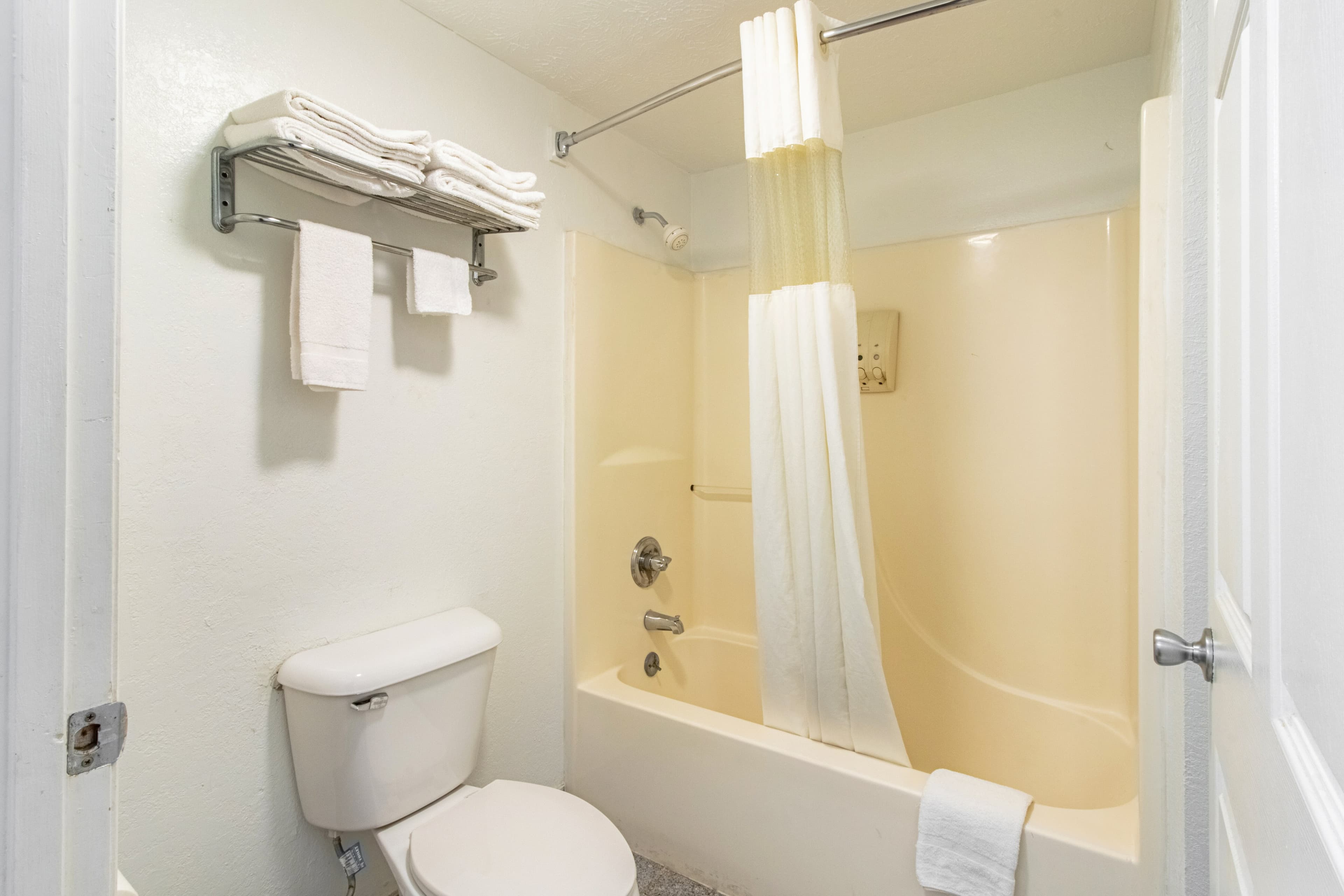 Quality Inn & Suites Dickson — 21