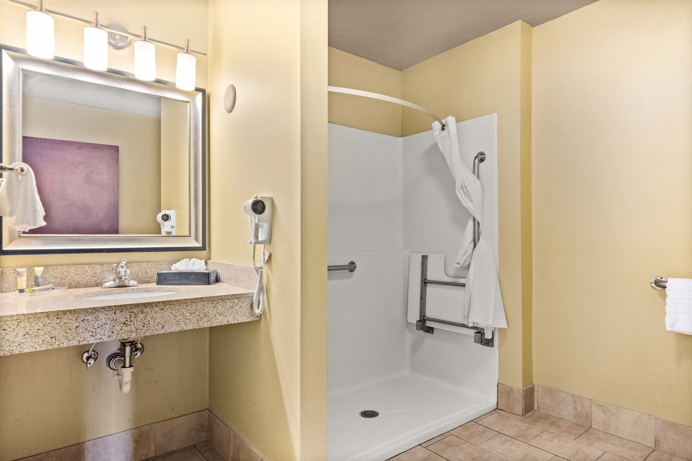 Portland Inn & Suites - Image 3