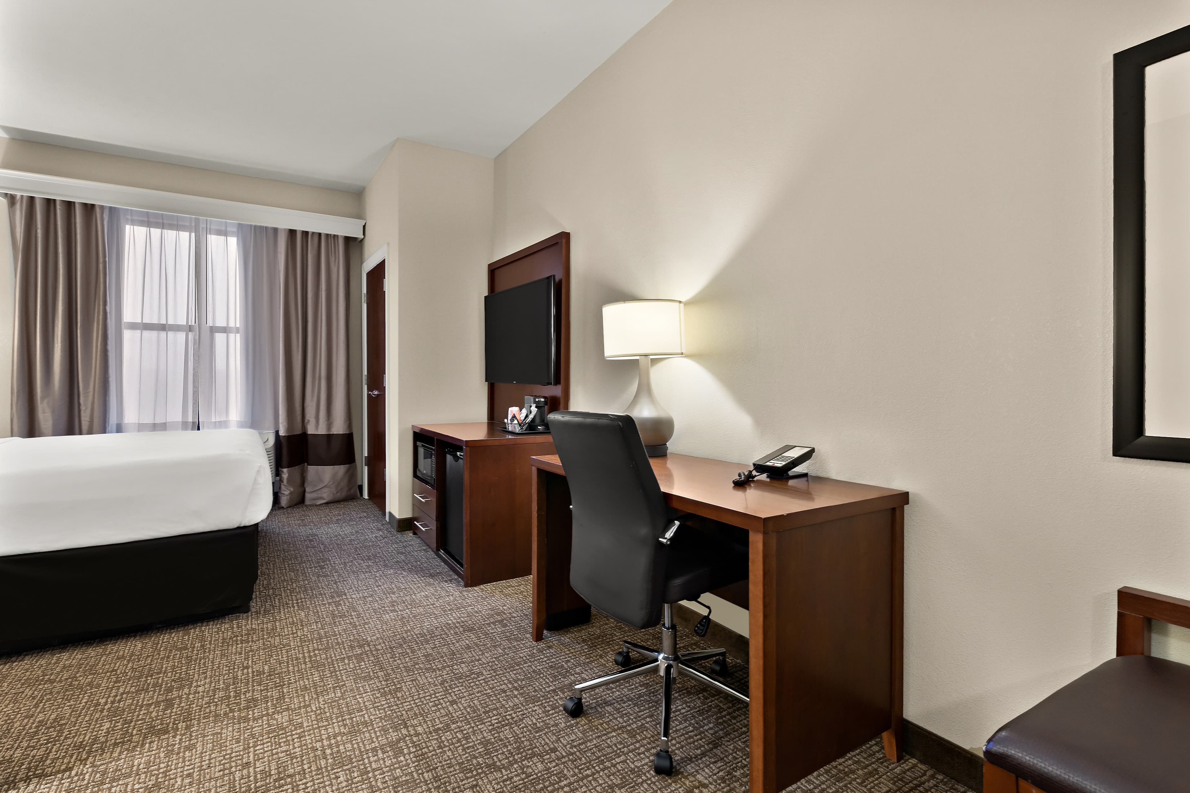 Comfort Suites Nashville near Percy Priest Lake — 8